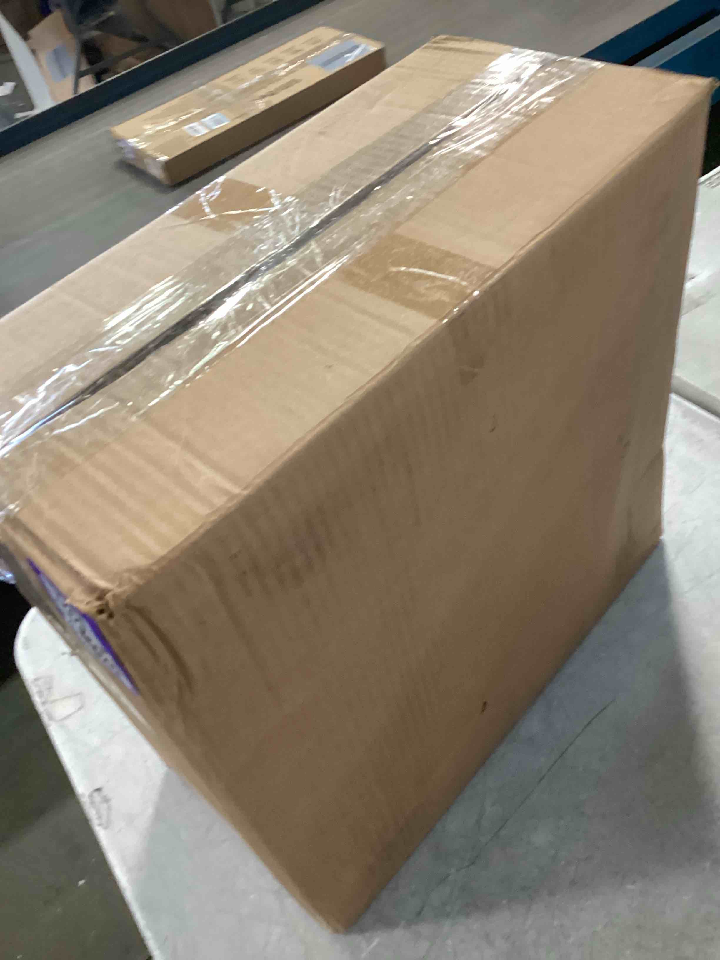 https://s3.amazonaws.com/lotting-images-prod/bidfta/PPE1945389_1743604691814.jpeg