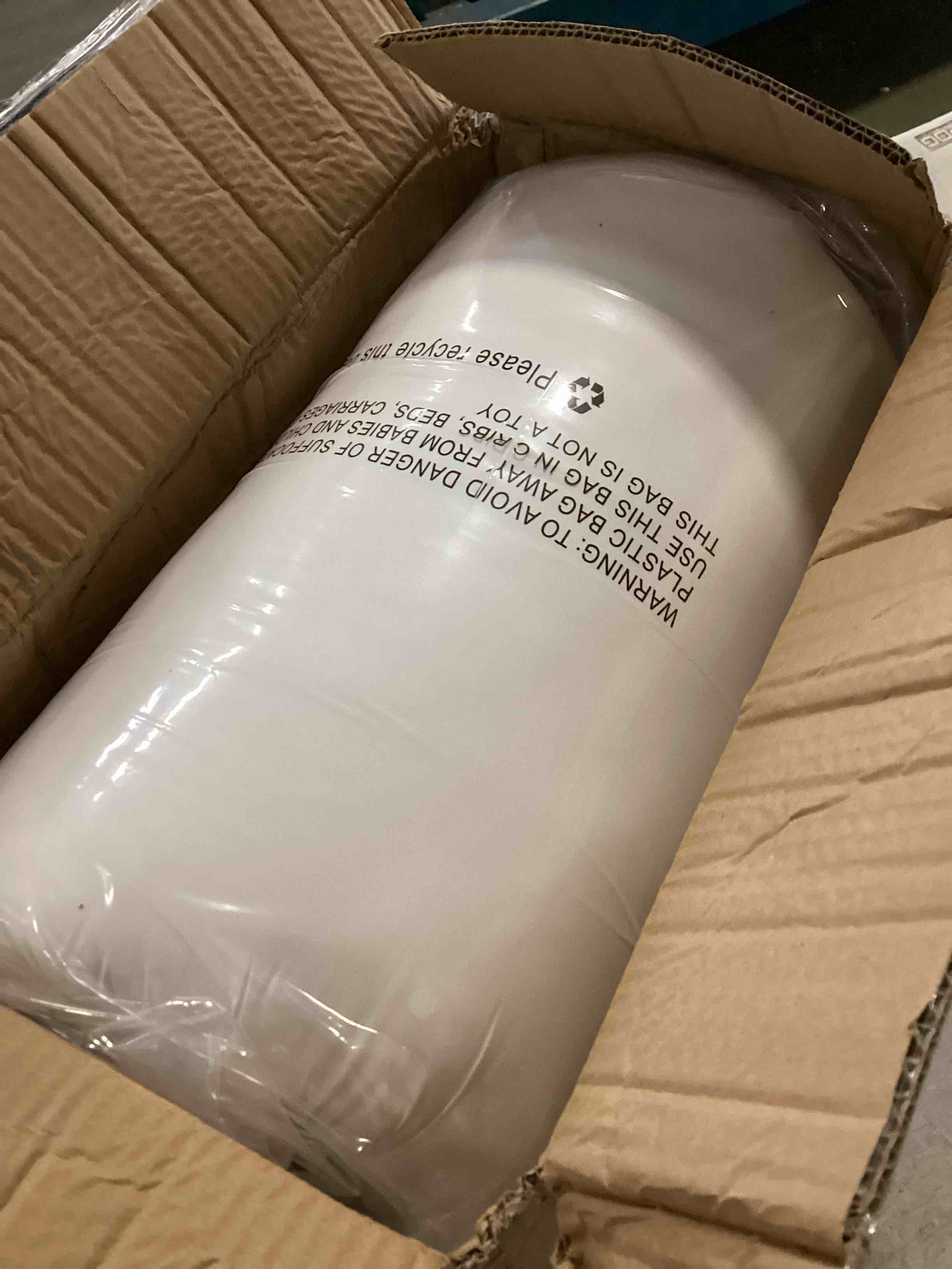https://s3.amazonaws.com/lotting-images-prod/bidfta/PPE1945410_1743606514398.jpeg