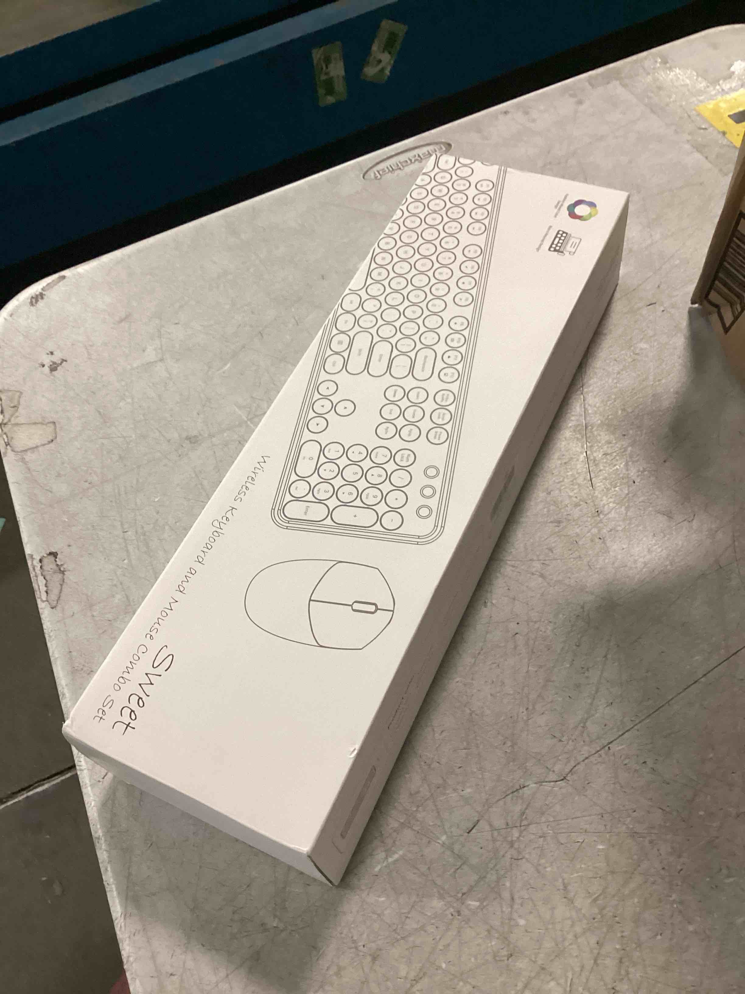 https://s3.amazonaws.com/lotting-images-prod/bidfta/PPE1945525_1743619903638.jpeg