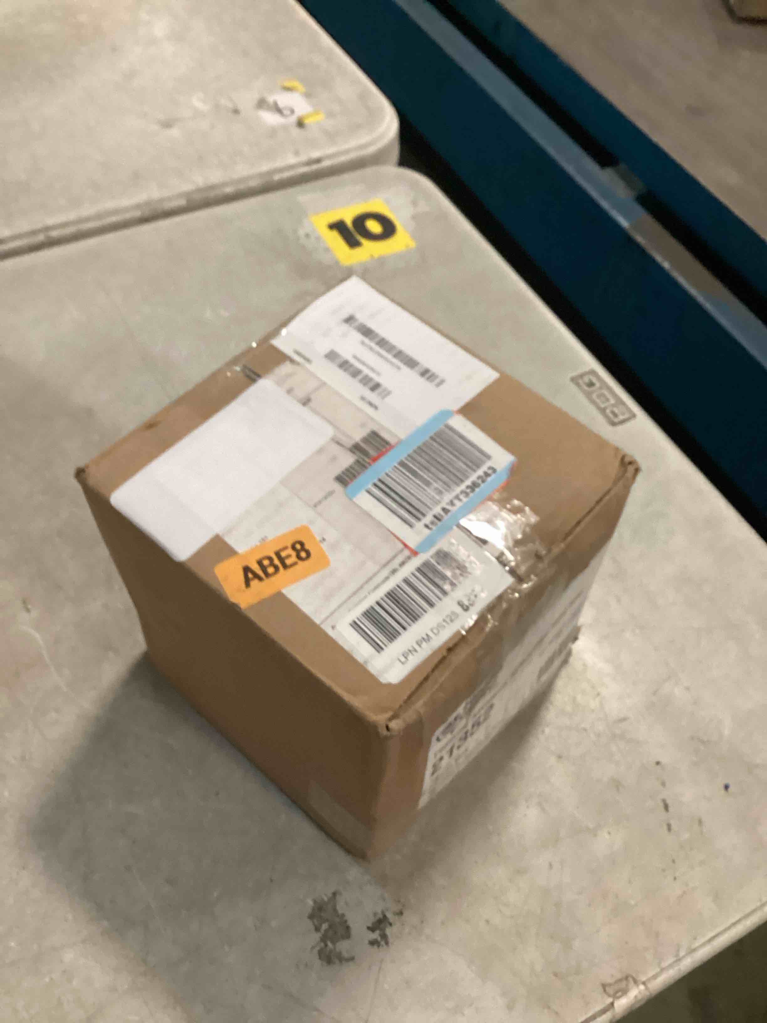 https://s3.amazonaws.com/lotting-images-prod/bidfta/PPE1945722_1743701602713.jpeg