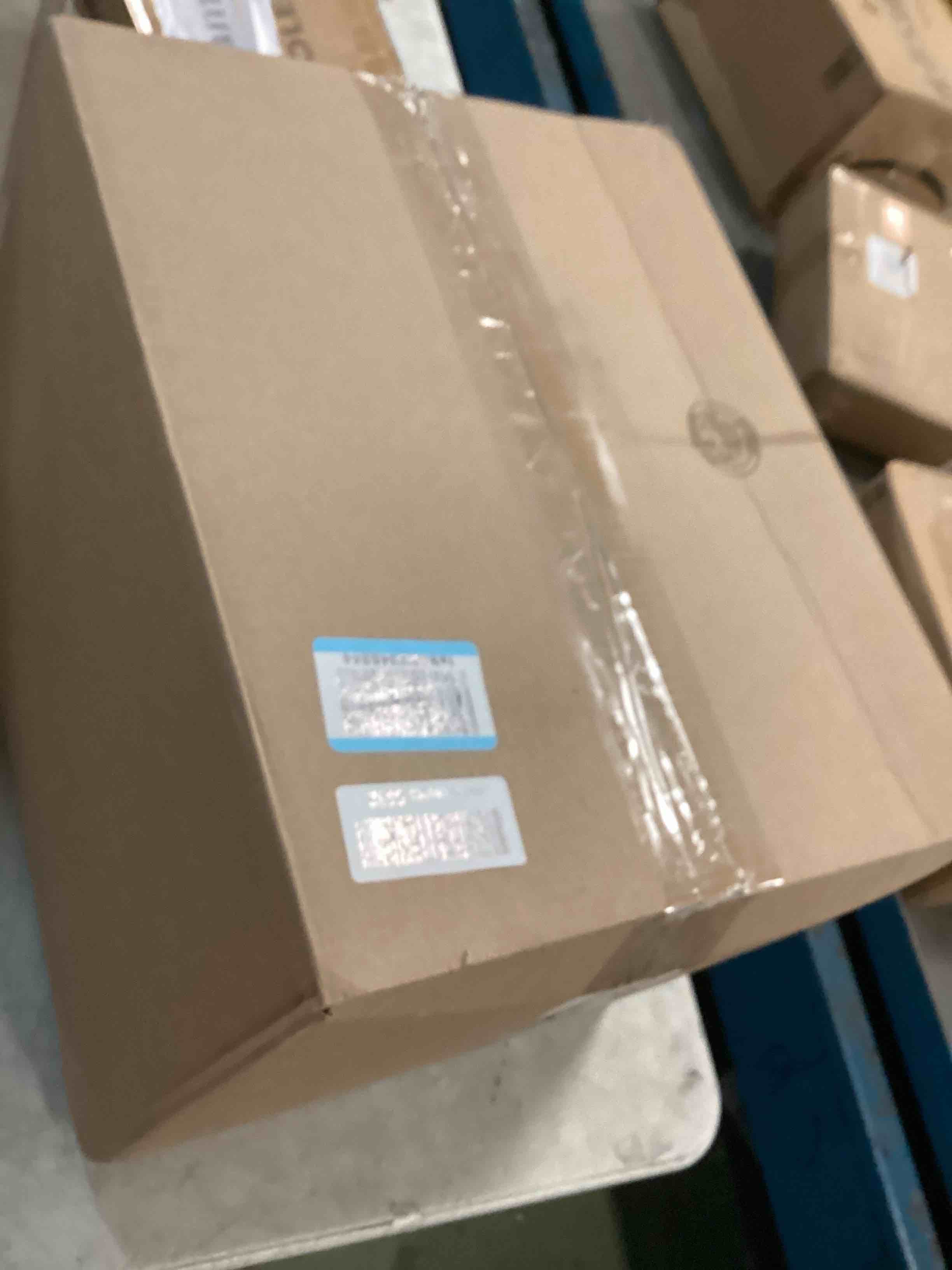 https://s3.amazonaws.com/lotting-images-prod/bidfta/PPE1945727_1743702134774.jpeg