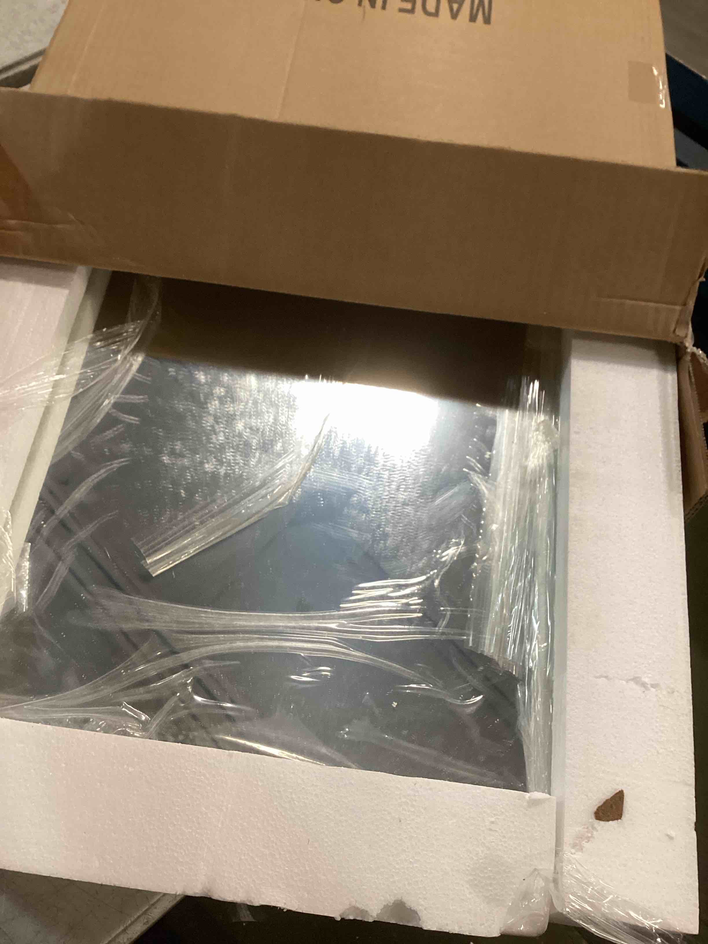 https://s3.amazonaws.com/lotting-images-prod/bidfta/PPE1946513_1744633154249.jpeg