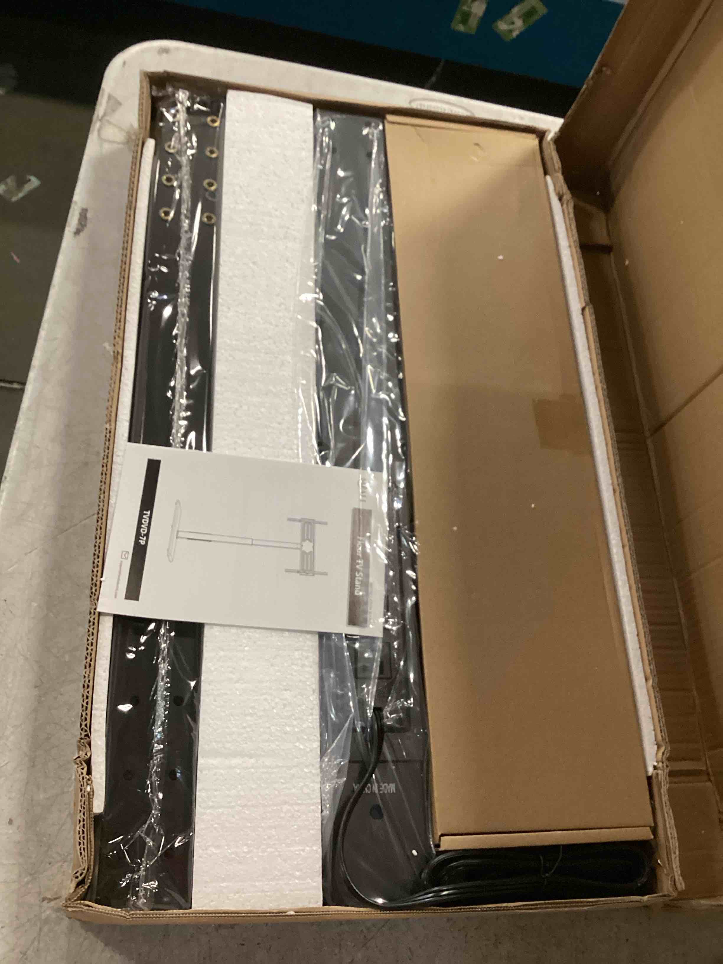 https://s3.amazonaws.com/lotting-images-prod/bidfta/PPE1946758_1744723692170.jpeg