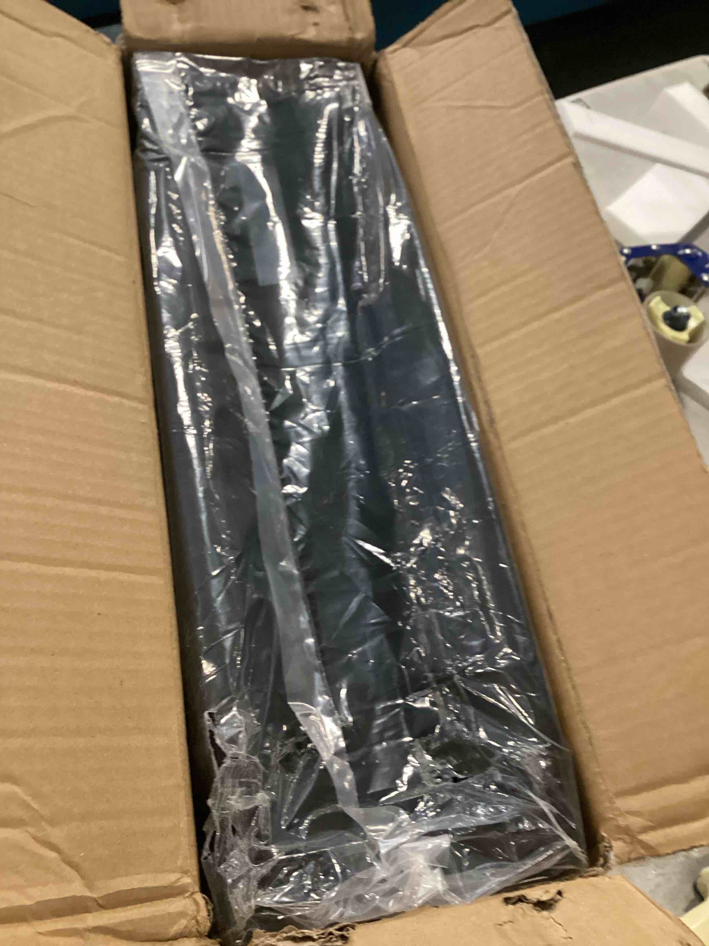 https://s3.amazonaws.com/lotting-images-prod/bidfta/PPE1946864_1744741382837.jpeg