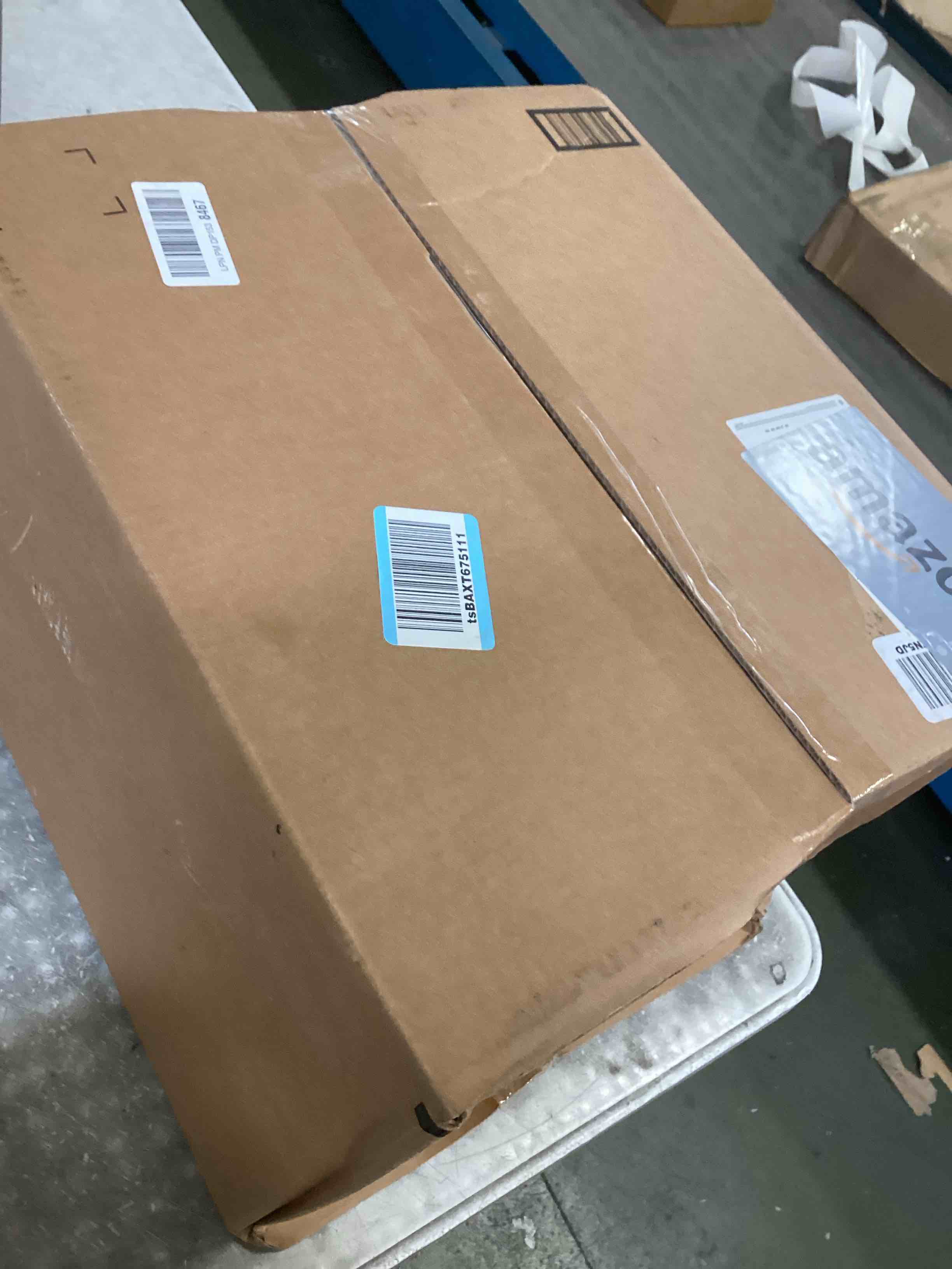 https://s3.amazonaws.com/lotting-images-prod/bidfta/PPE1946985_1744903405965.jpeg