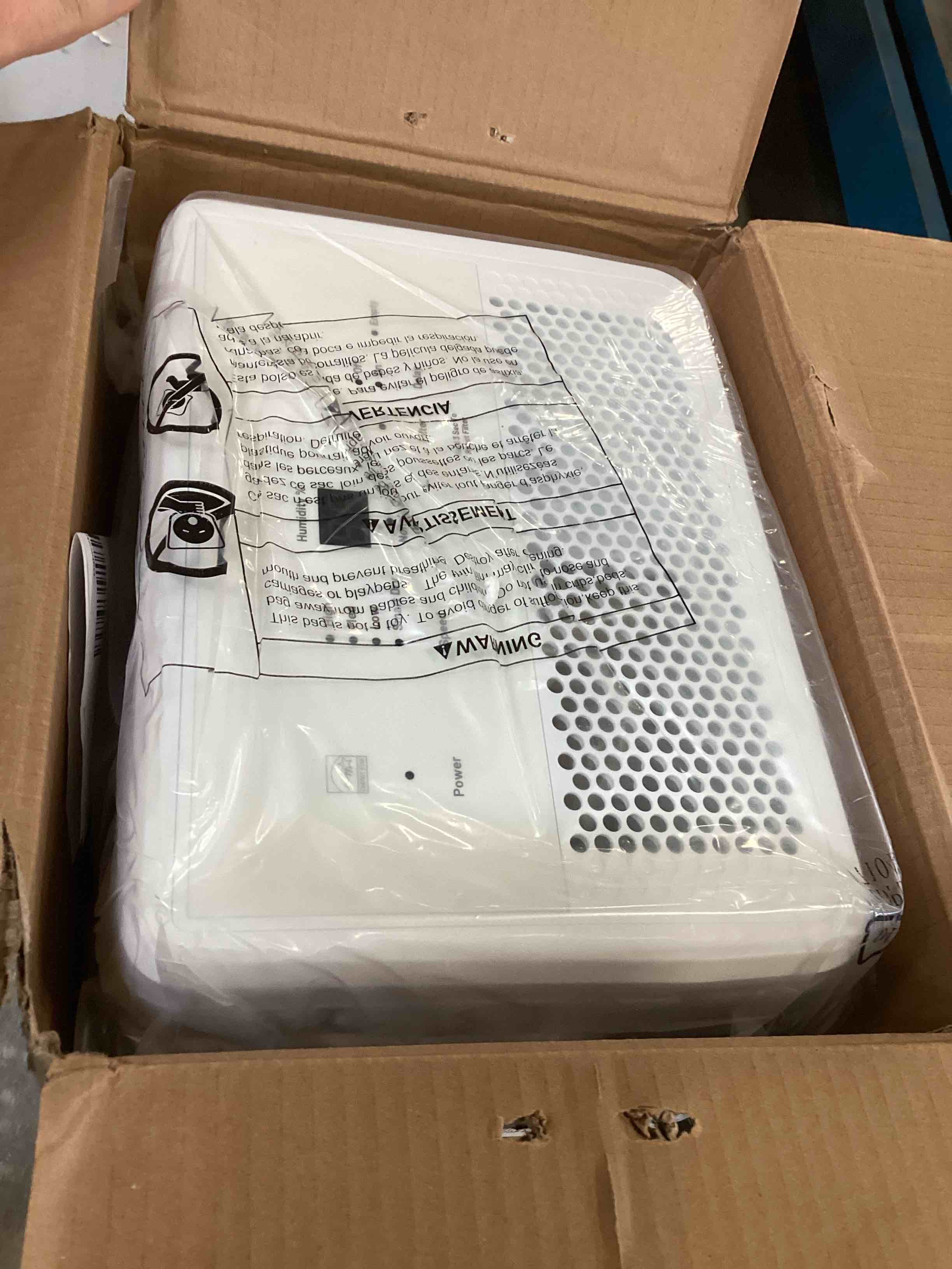 https://s3.amazonaws.com/lotting-images-prod/bidfta/PPE1946991_1744905003427.jpeg