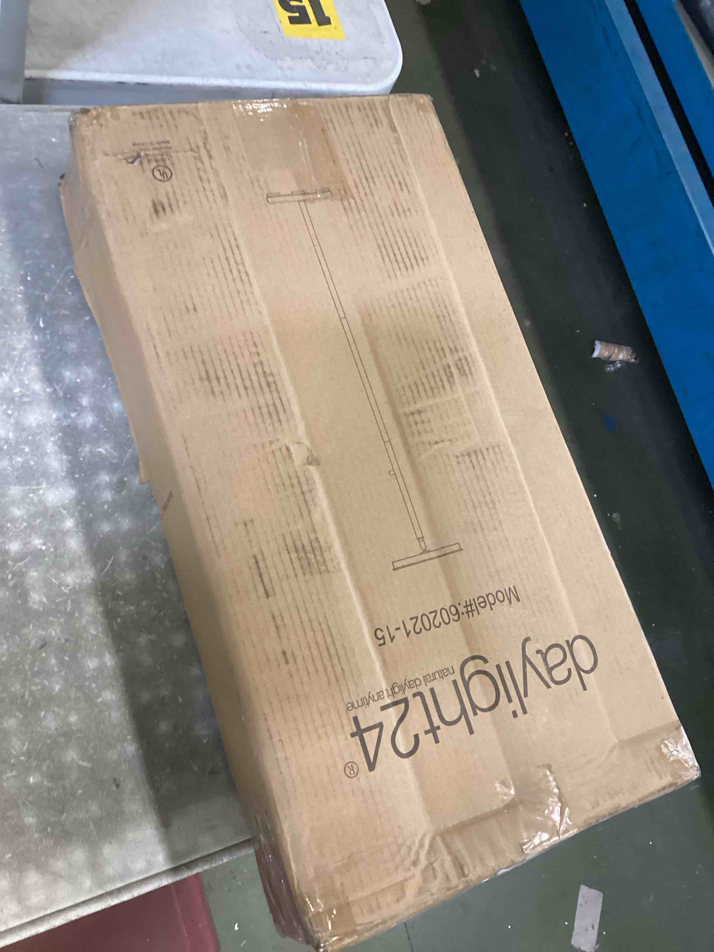 https://s3.amazonaws.com/lotting-images-prod/bidfta/PPE1947006_1744906911898.jpeg