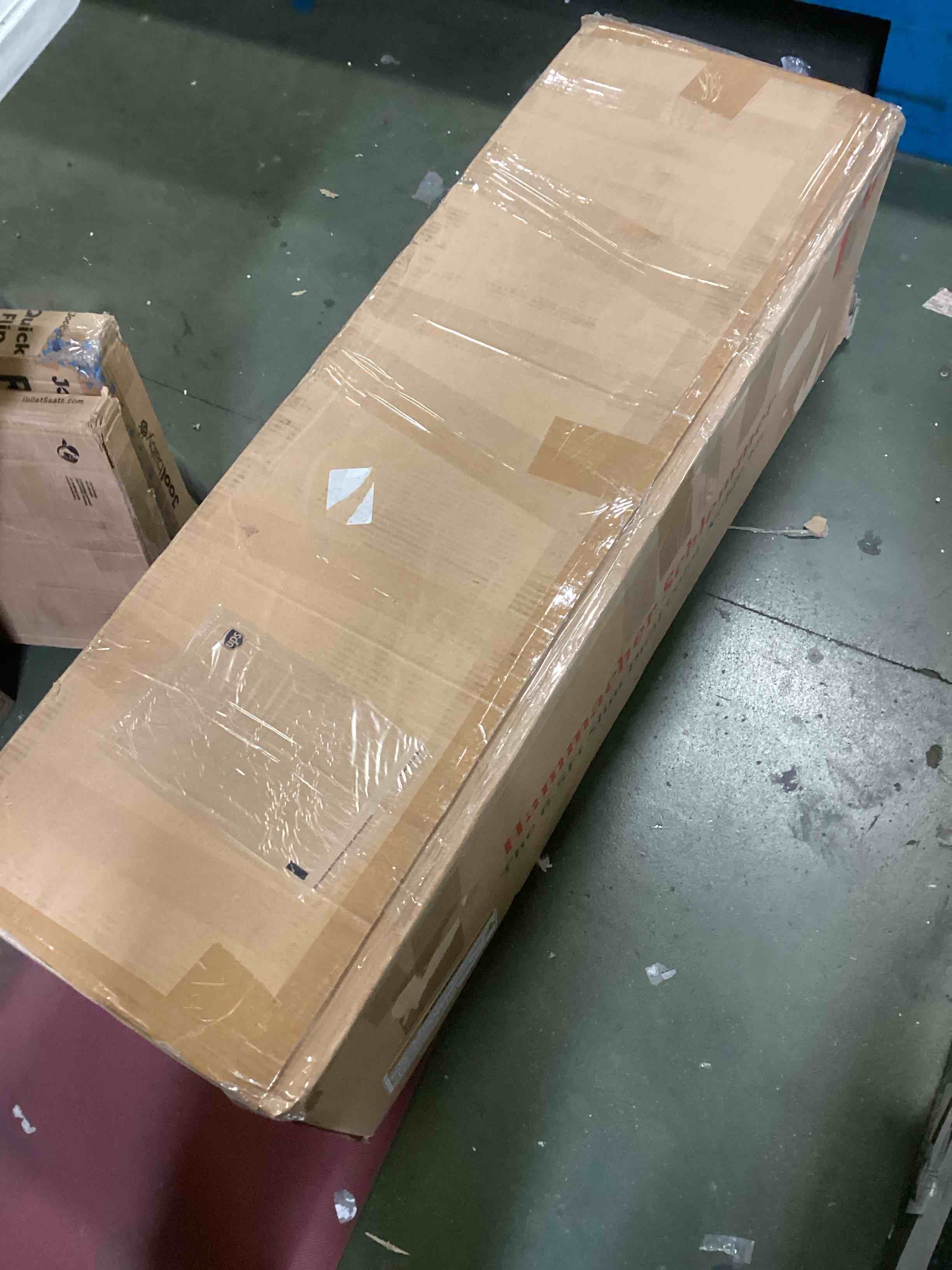 https://s3.amazonaws.com/lotting-images-prod/bidfta/PPE1947007_1744907127322.jpeg