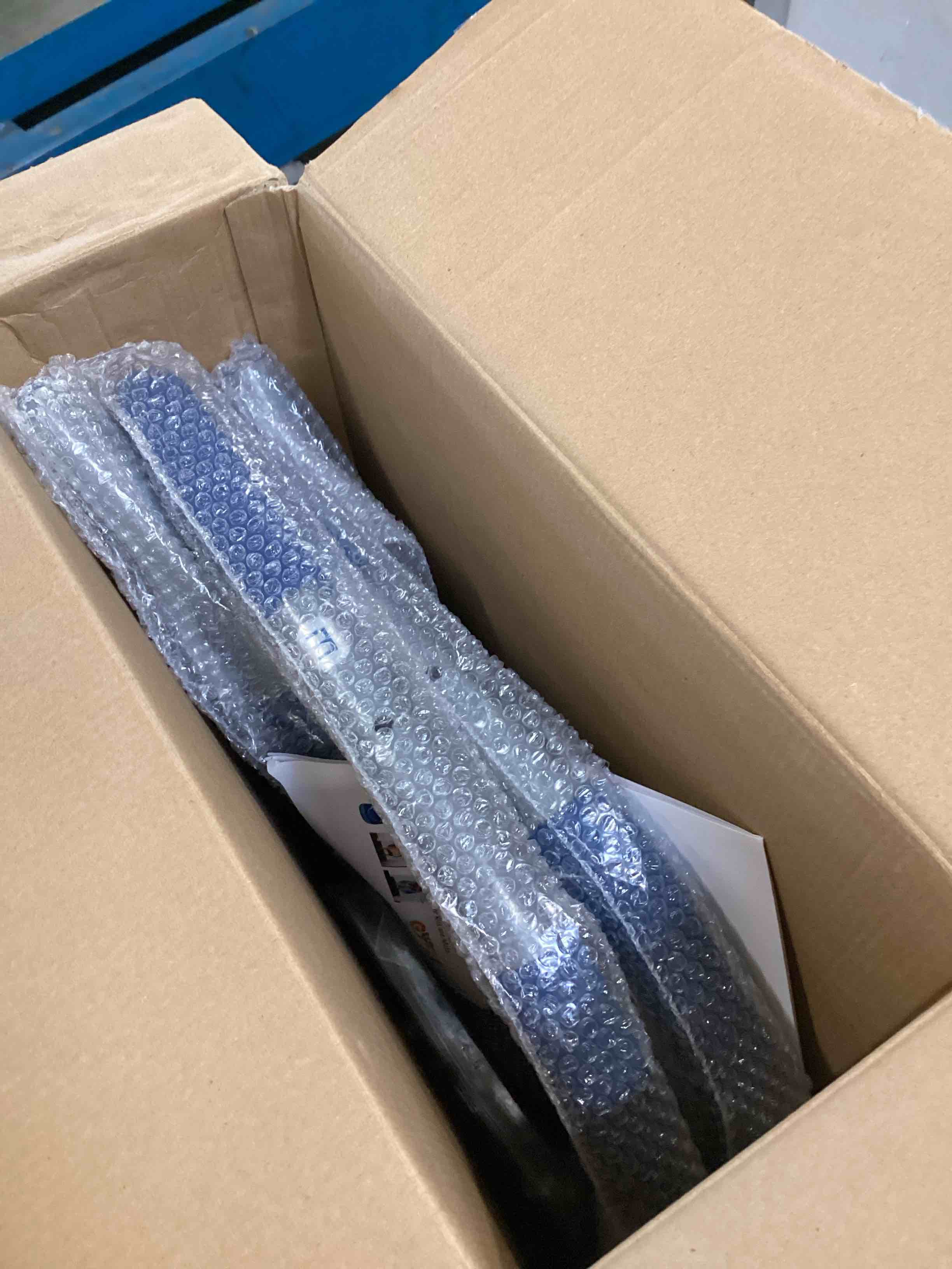 https://s3.amazonaws.com/lotting-images-prod/bidfta/PPE1947144_1744984421746.jpeg