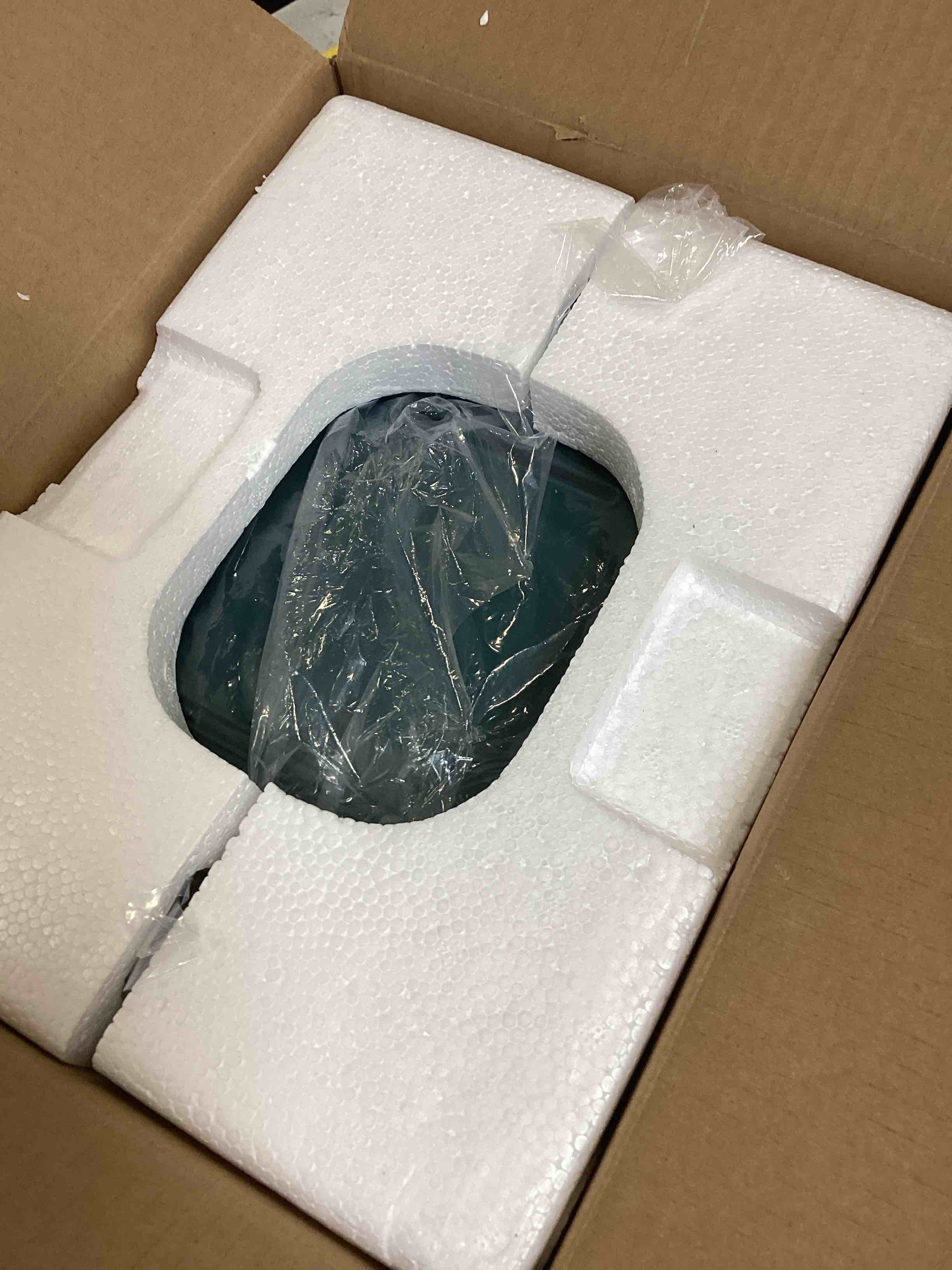 https://s3.amazonaws.com/lotting-images-prod/bidfta/PPE1947203_1744991166477.jpeg