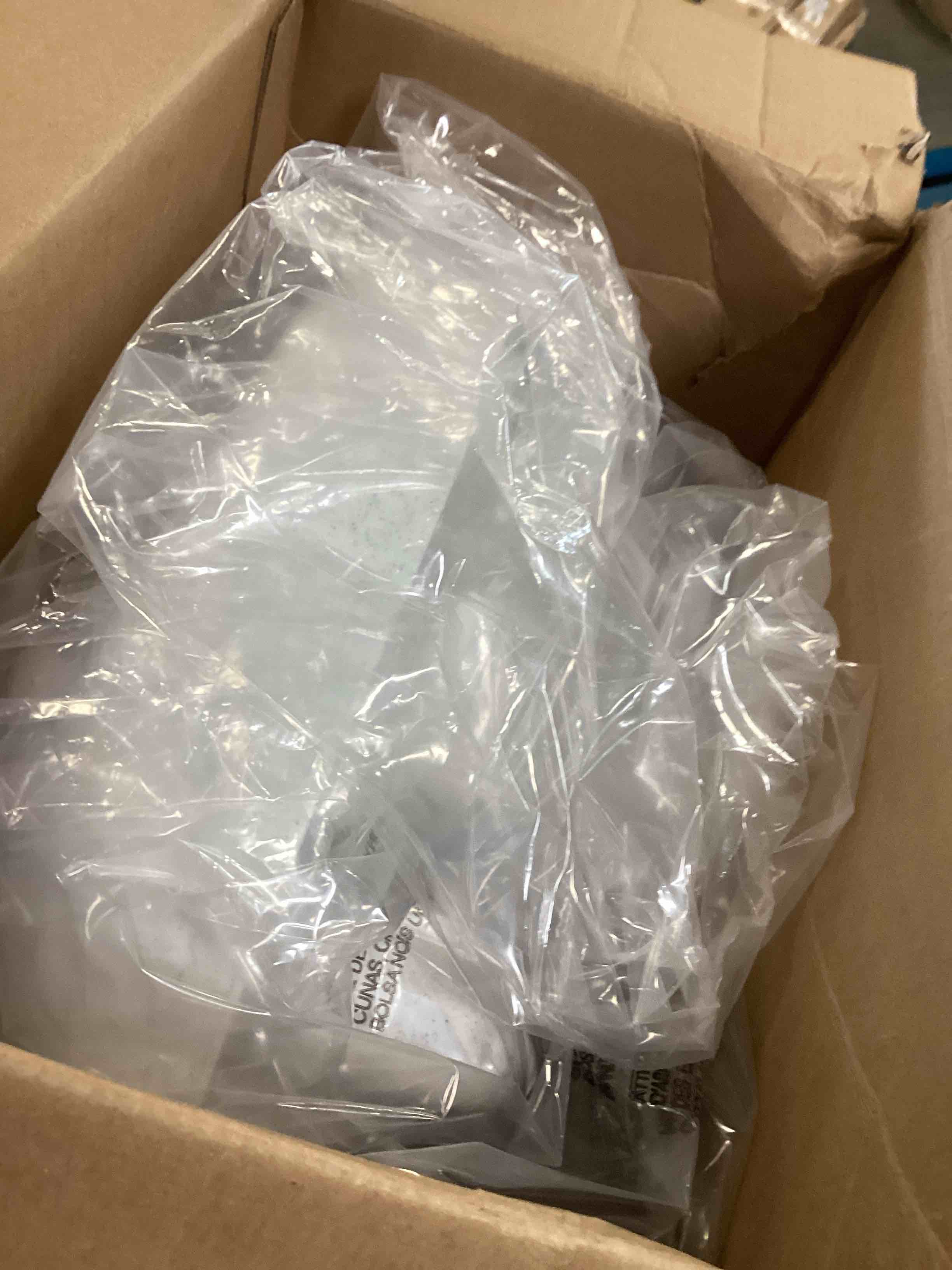 https://s3.amazonaws.com/lotting-images-prod/bidfta/PPE1947224_1744992917379.jpeg