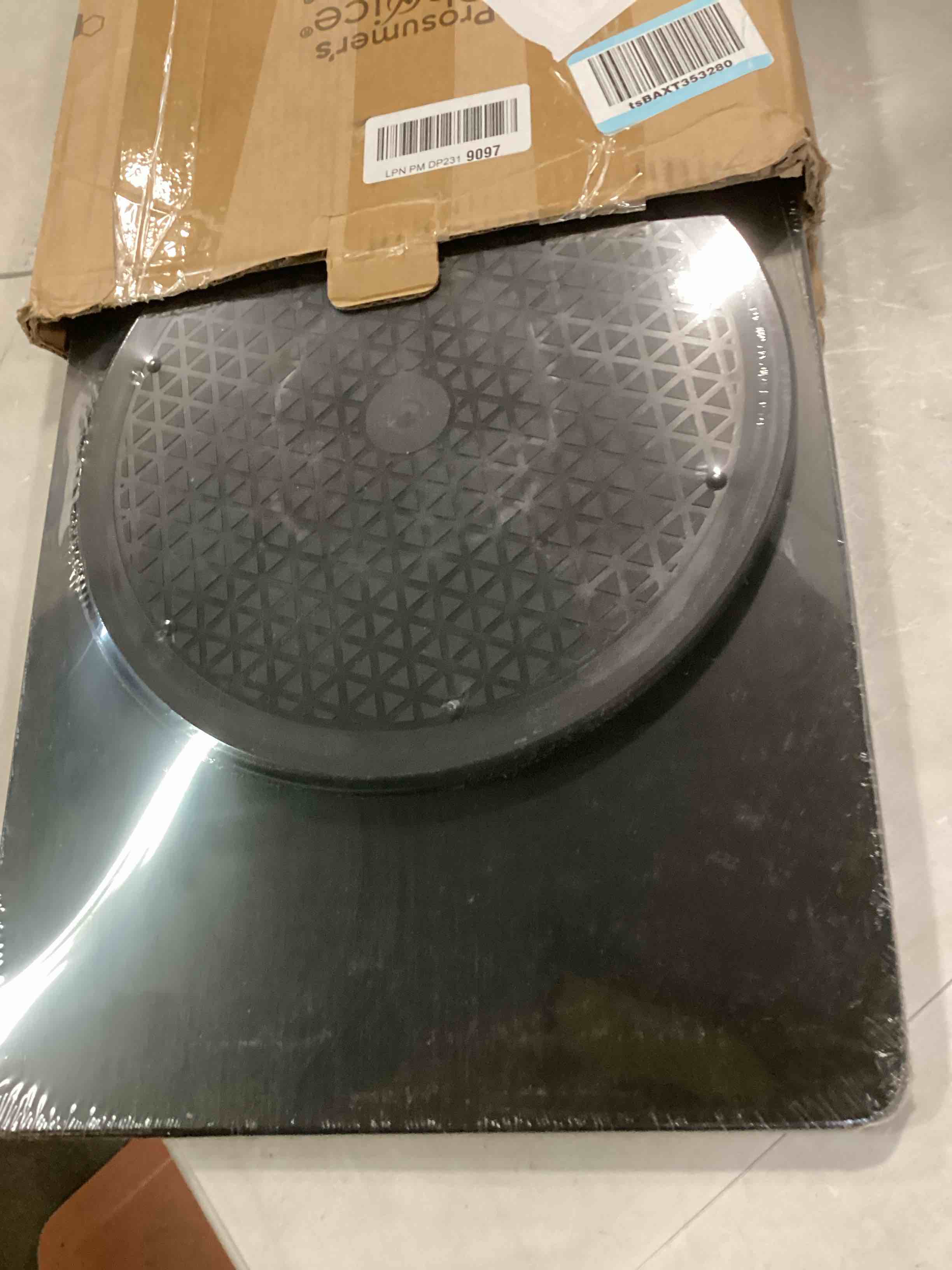 https://s3.amazonaws.com/lotting-images-prod/bidfta/PPE1947798_1745583190014.jpeg