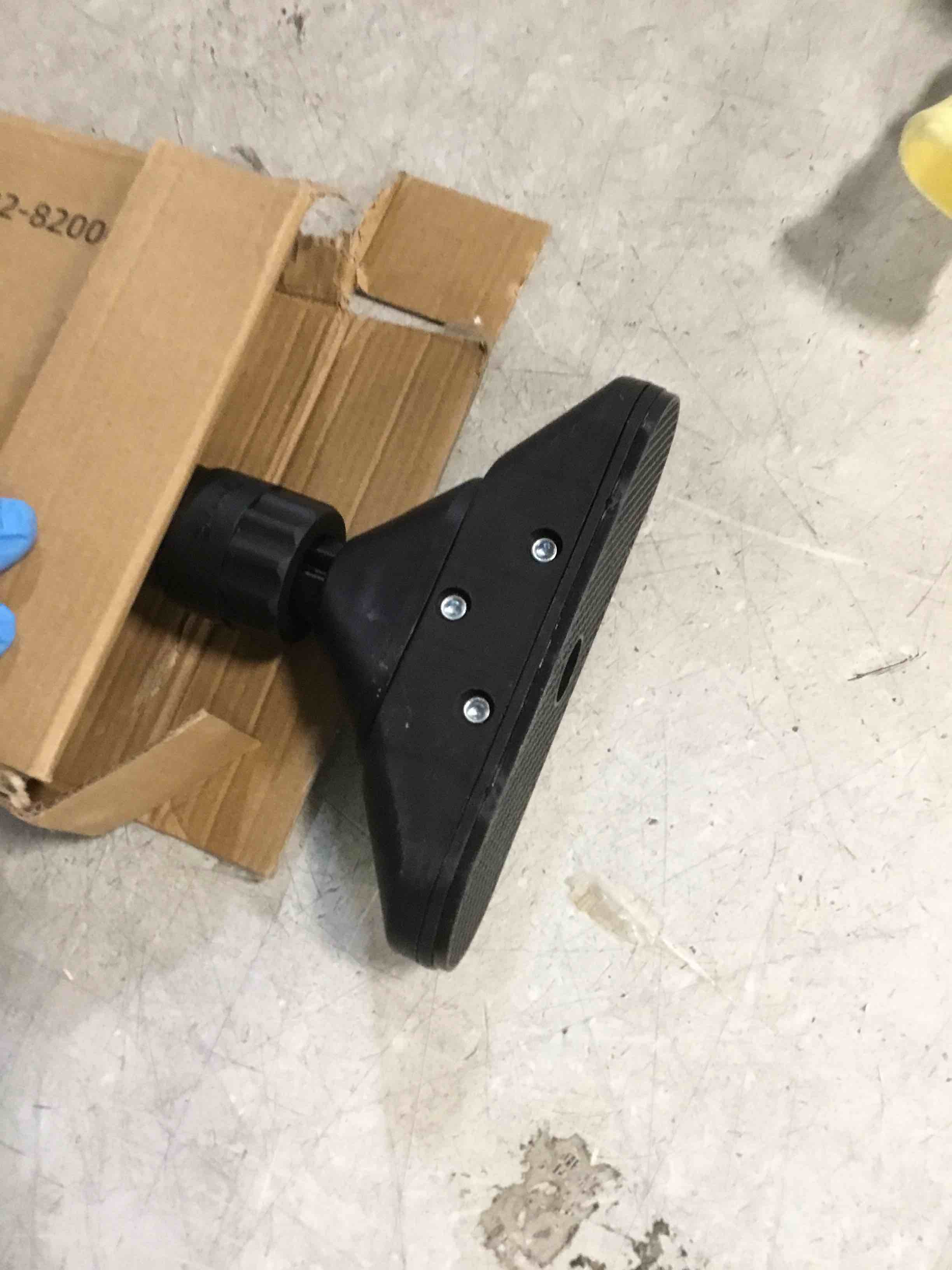 https://s3.amazonaws.com/lotting-images-prod/bidfta/PPE1948567_1743085662233.jpeg