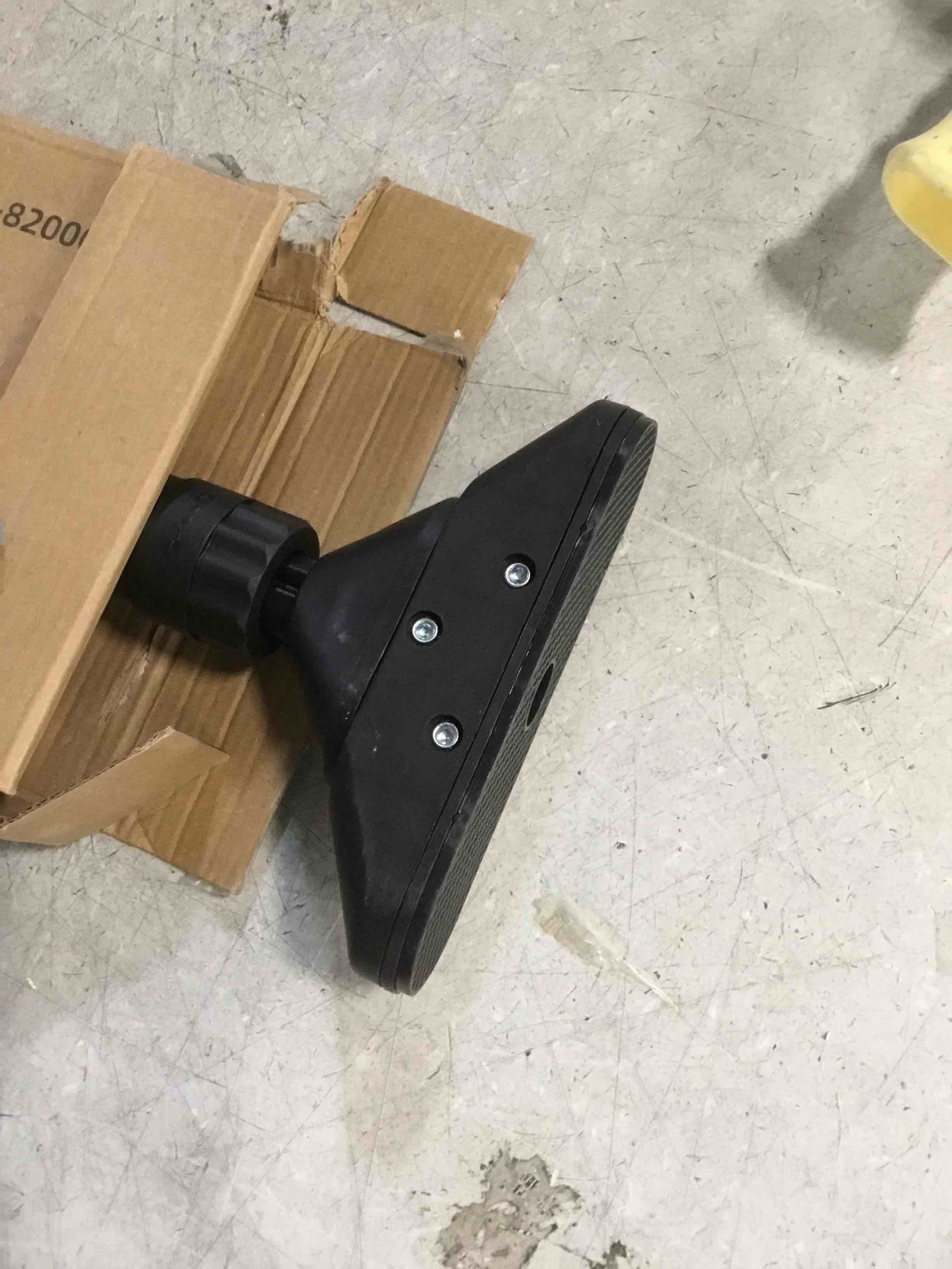 https://s3.amazonaws.com/lotting-images-prod/bidfta/PPE1948567_1743085663397.jpeg