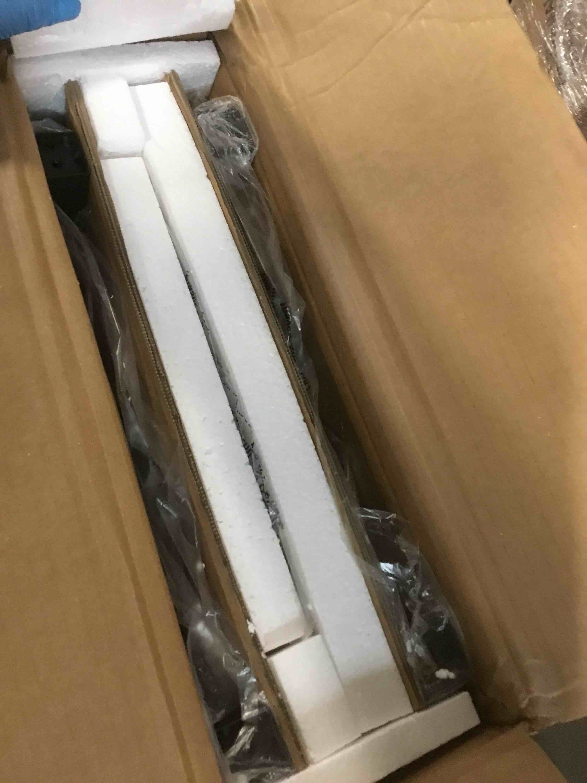 https://s3.amazonaws.com/lotting-images-prod/bidfta/PPE1948624_1743091276832.jpeg