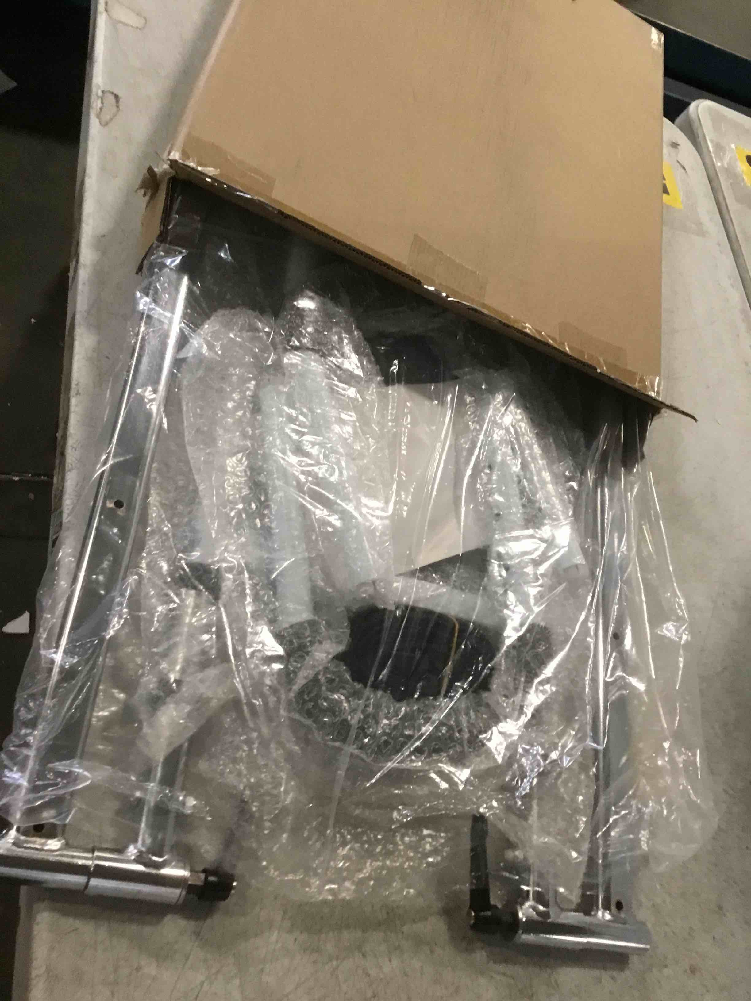 https://s3.amazonaws.com/lotting-images-prod/bidfta/PPE1948965_1743191232927.jpeg