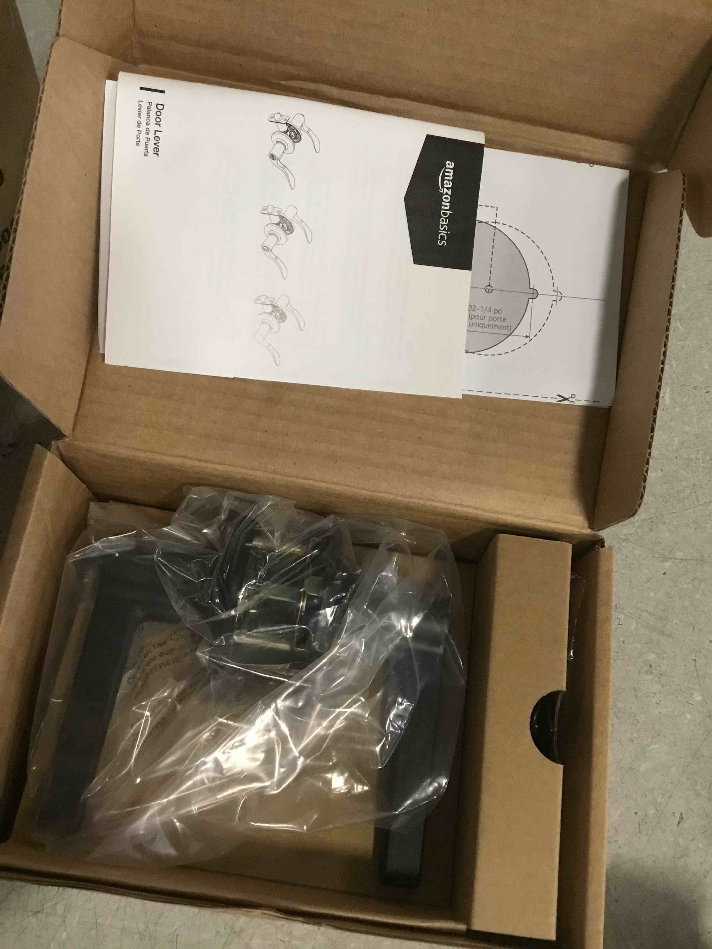 https://s3.amazonaws.com/lotting-images-prod/bidfta/PPE1949142_1743443393407.jpeg