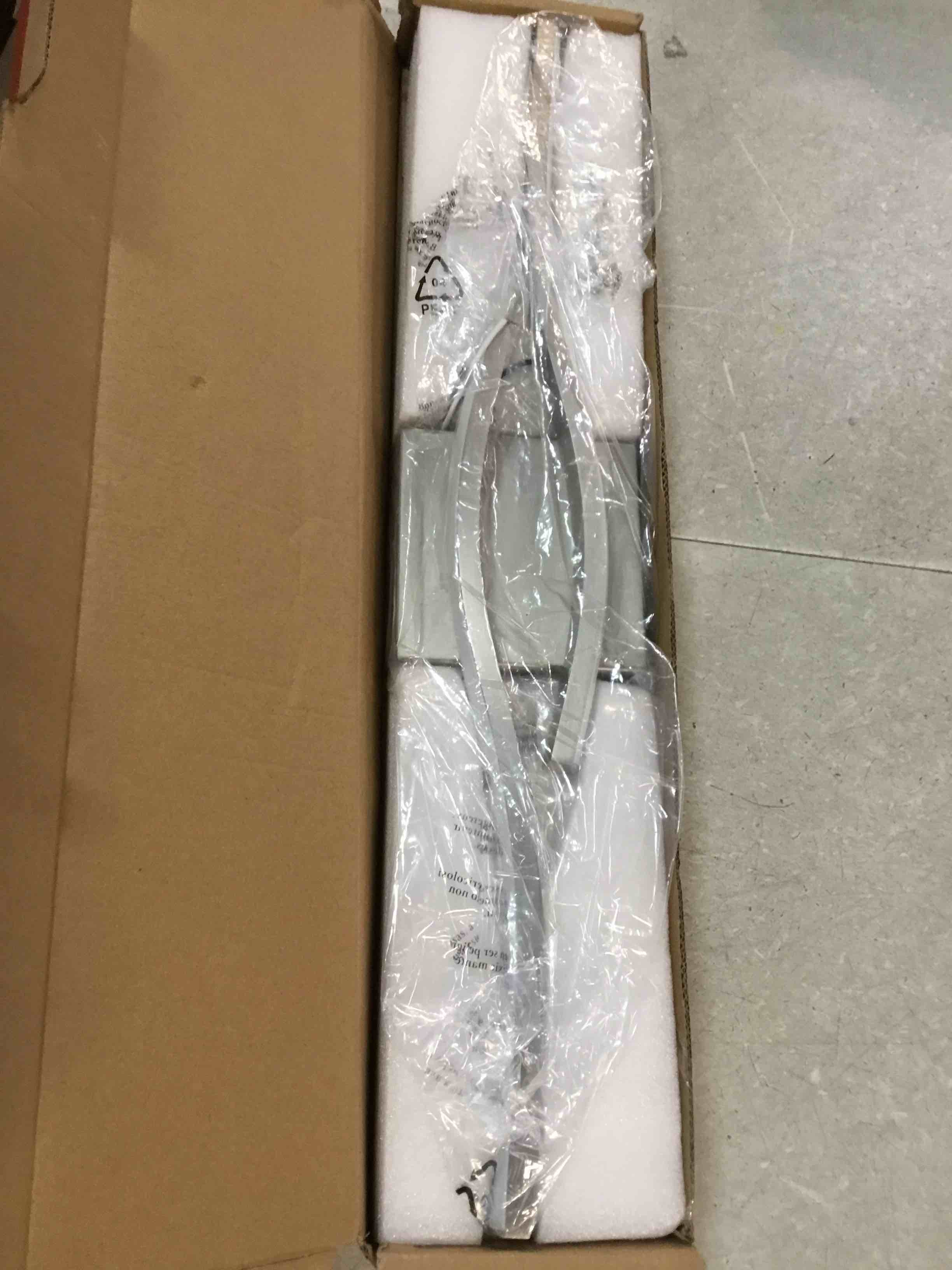 https://s3.amazonaws.com/lotting-images-prod/bidfta/PPE1950408_1744125658630.jpeg