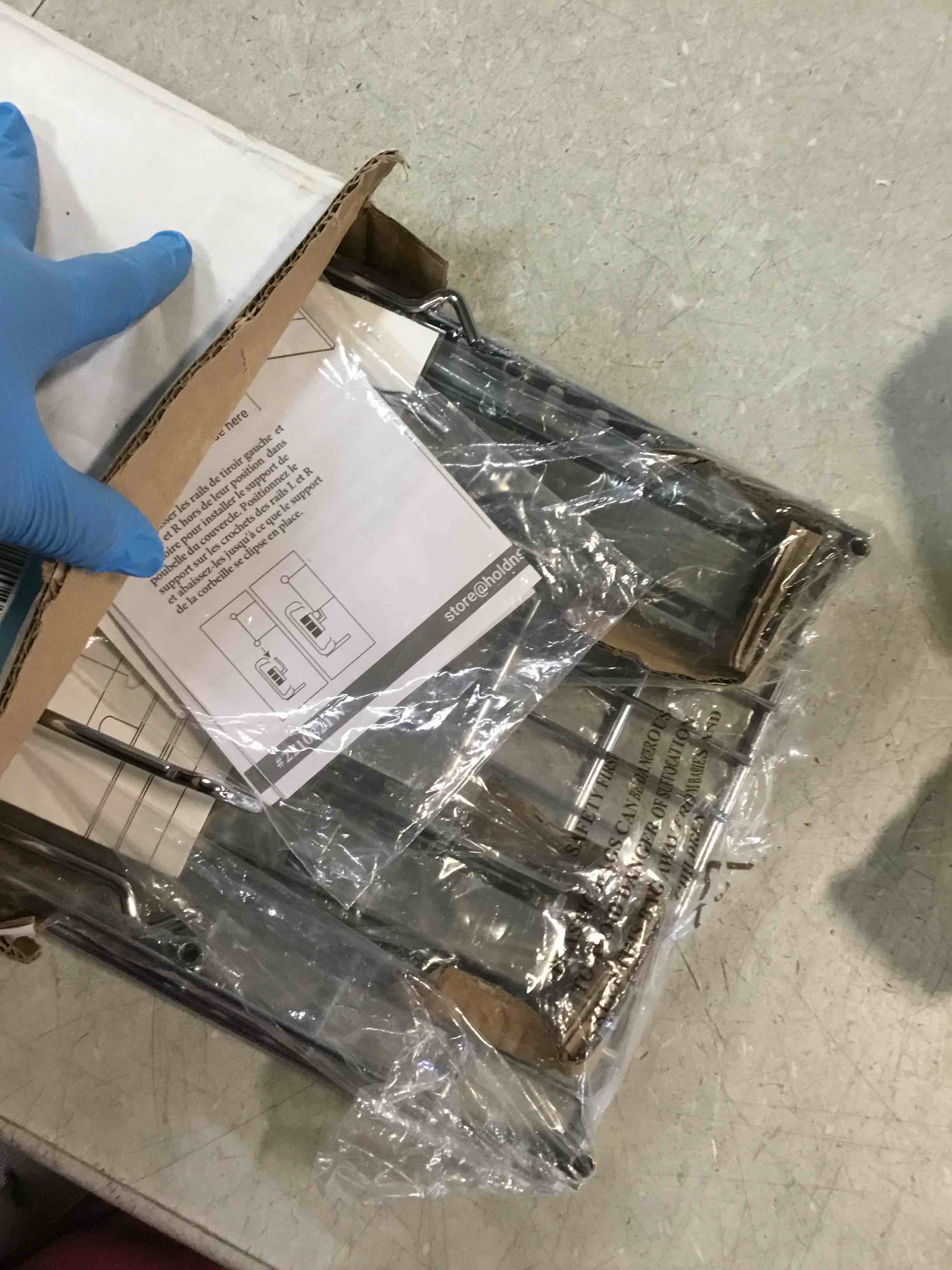https://s3.amazonaws.com/lotting-images-prod/bidfta/PPE1950484_1744136099180.jpeg