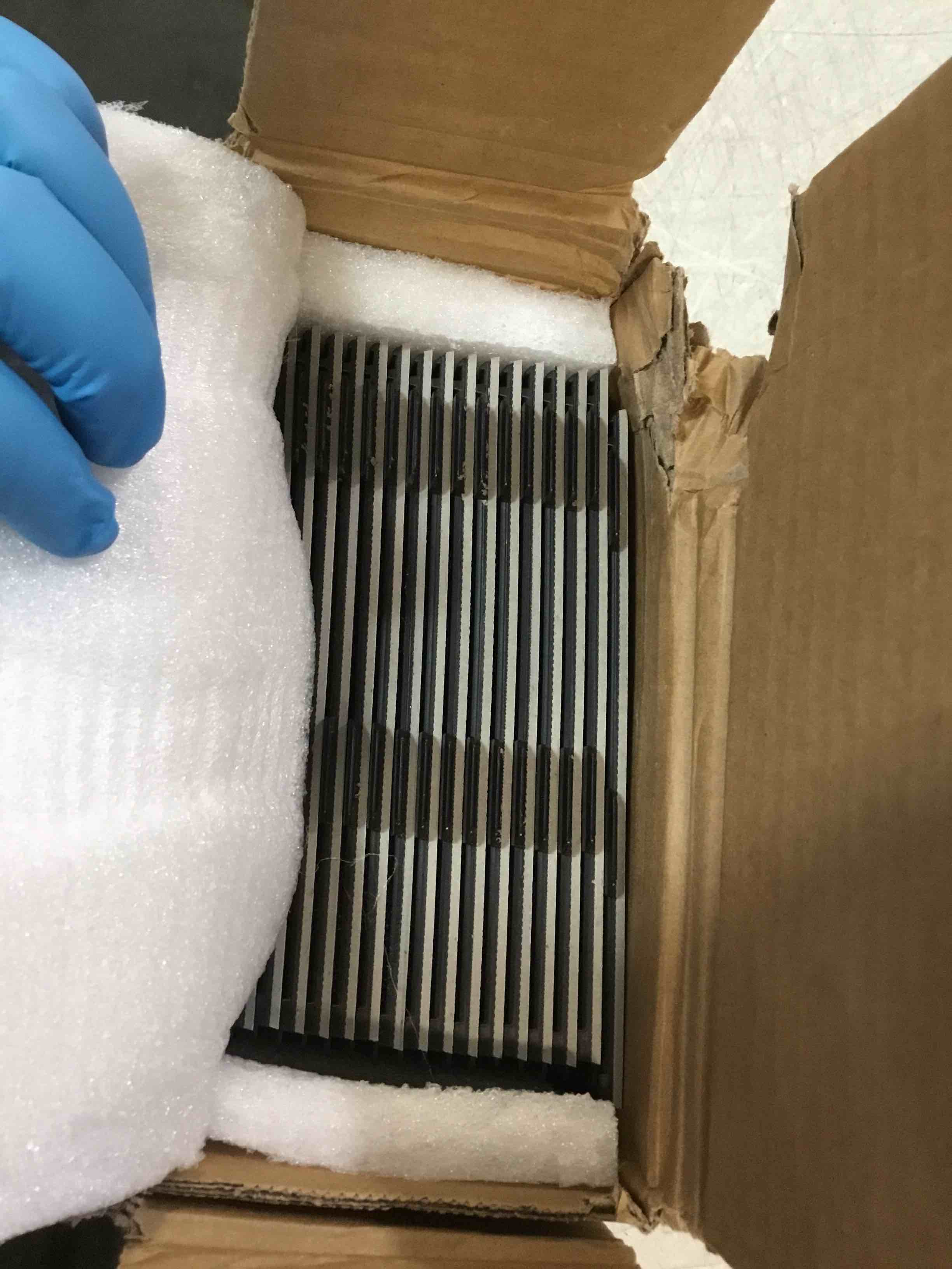 https://s3.amazonaws.com/lotting-images-prod/bidfta/PPE1950512_1744140285368.jpeg