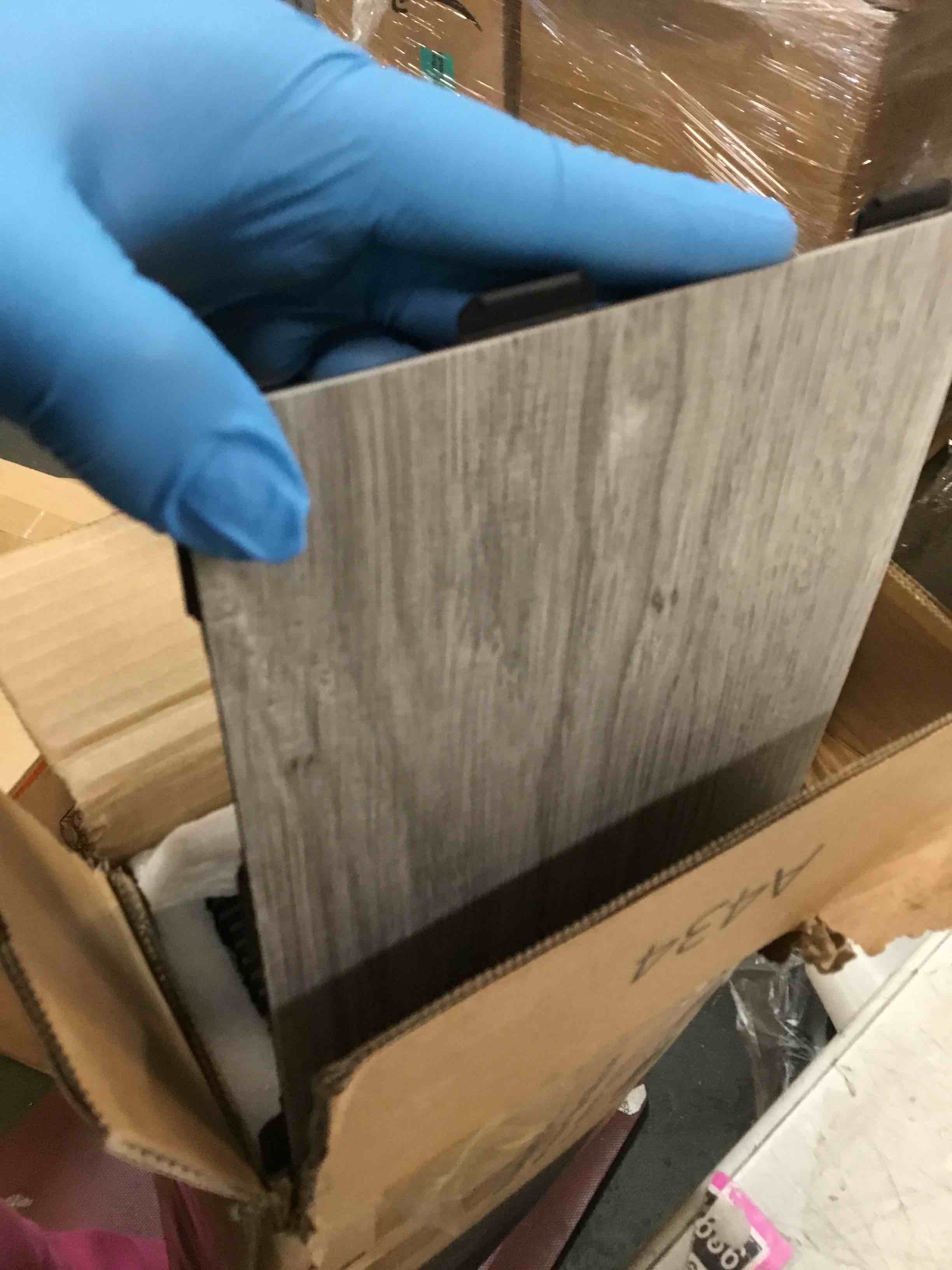 https://s3.amazonaws.com/lotting-images-prod/bidfta/PPE1950512_1744140318663.jpeg