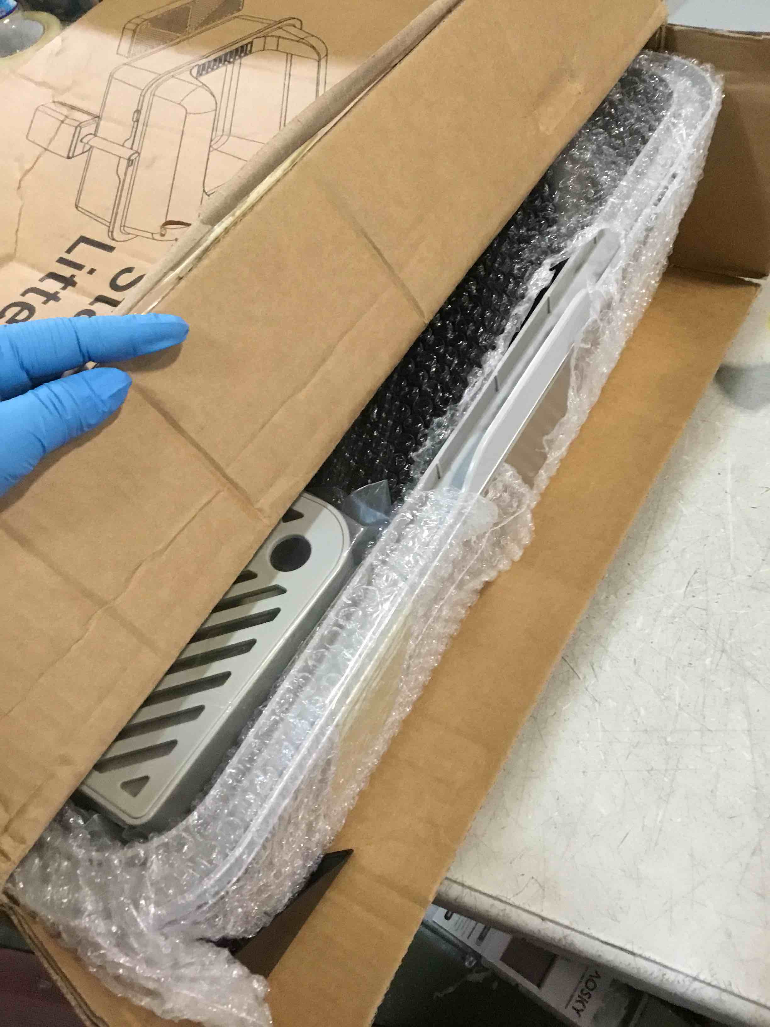 https://s3.amazonaws.com/lotting-images-prod/bidfta/PPE1950513_1744140408959.jpeg