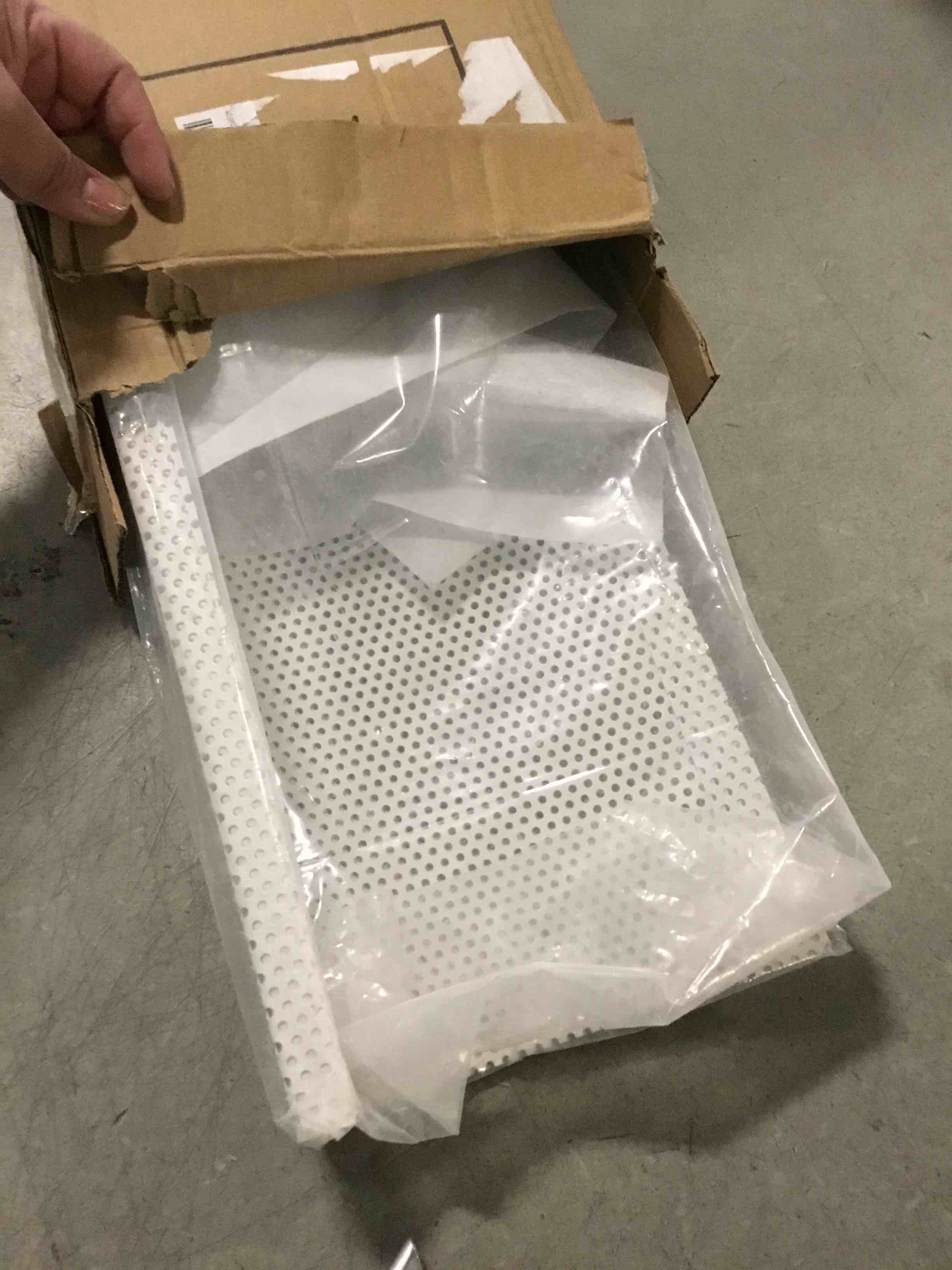 https://s3.amazonaws.com/lotting-images-prod/bidfta/PPE1950739_1744228742546.jpeg