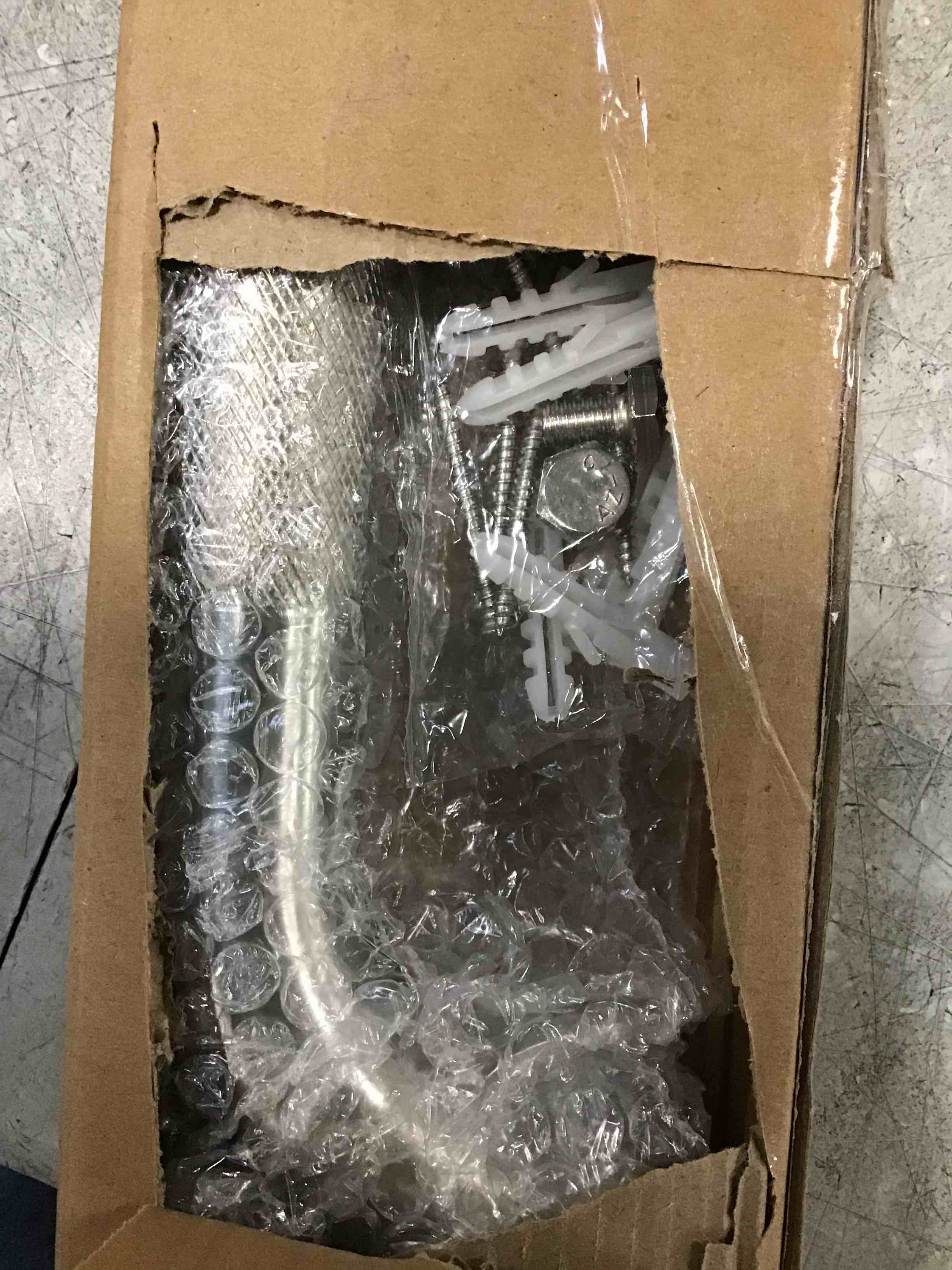 https://s3.amazonaws.com/lotting-images-prod/bidfta/PPE1951487_1742992284497.jpeg