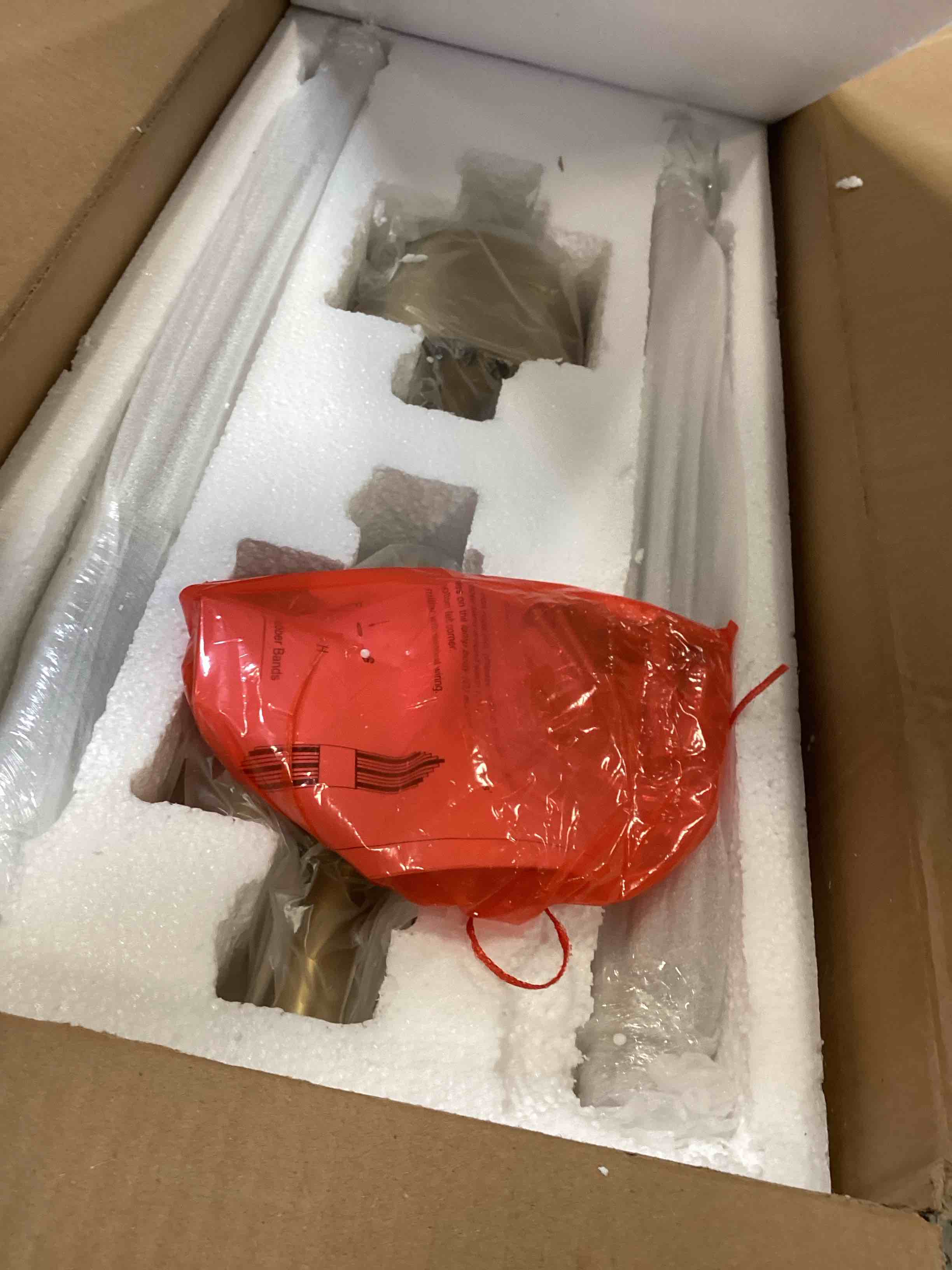 https://s3.amazonaws.com/lotting-images-prod/bidfta/PPE1951607_1743002906564.jpeg