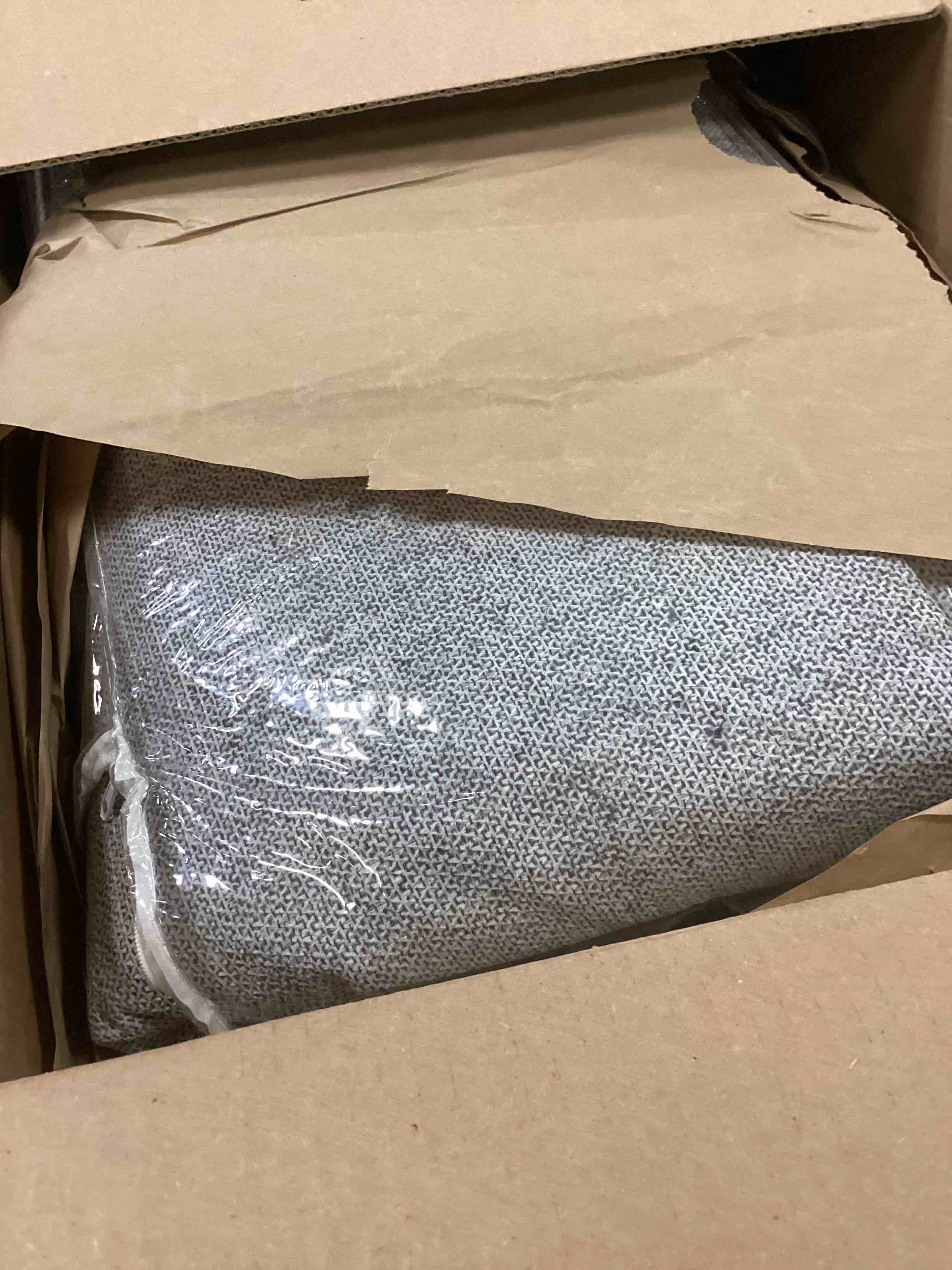 https://s3.amazonaws.com/lotting-images-prod/bidfta/PPE1951901_1743096443896.jpeg