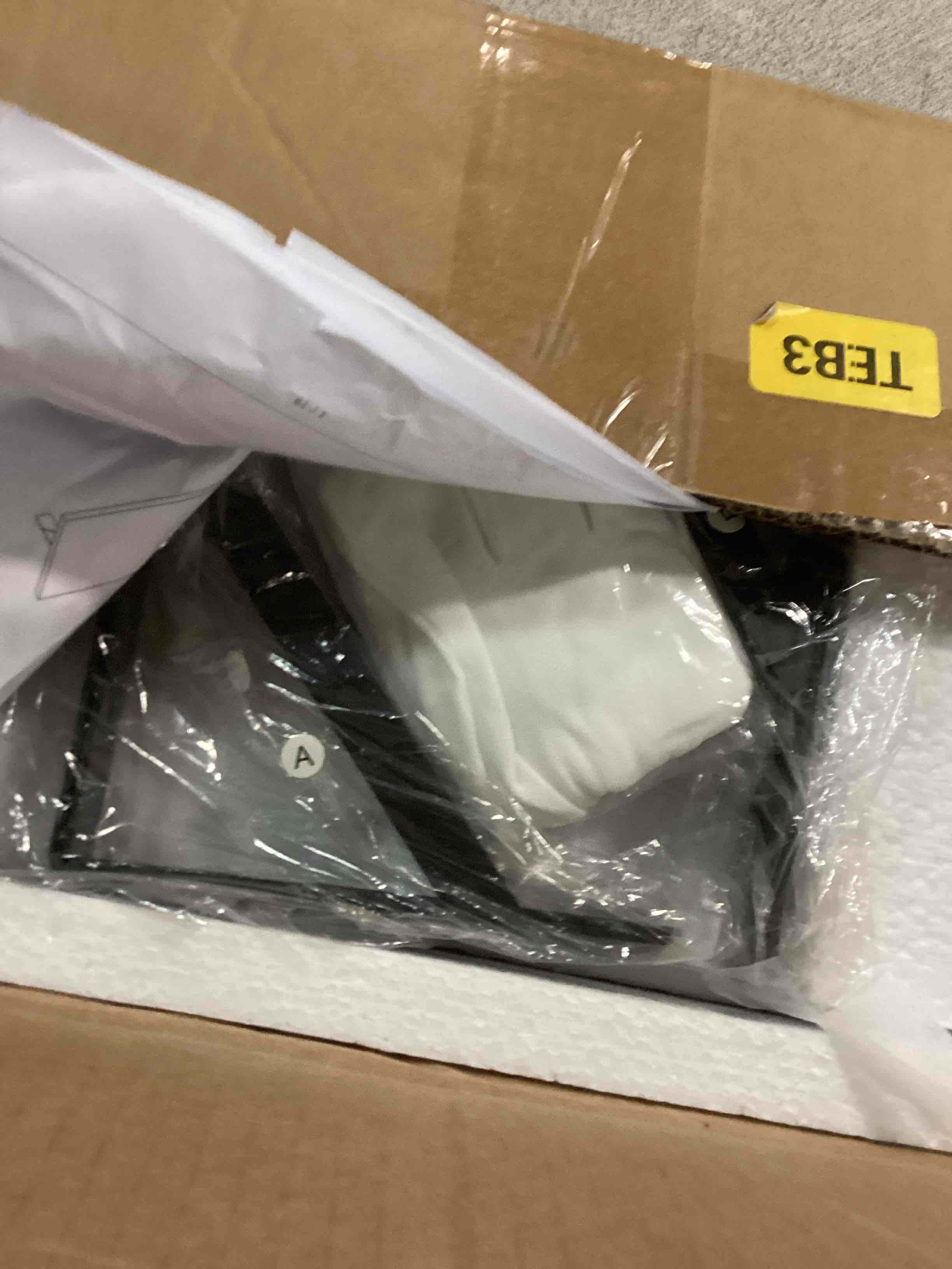 https://s3.amazonaws.com/lotting-images-prod/bidfta/PPE1952061_1743423118194.jpeg