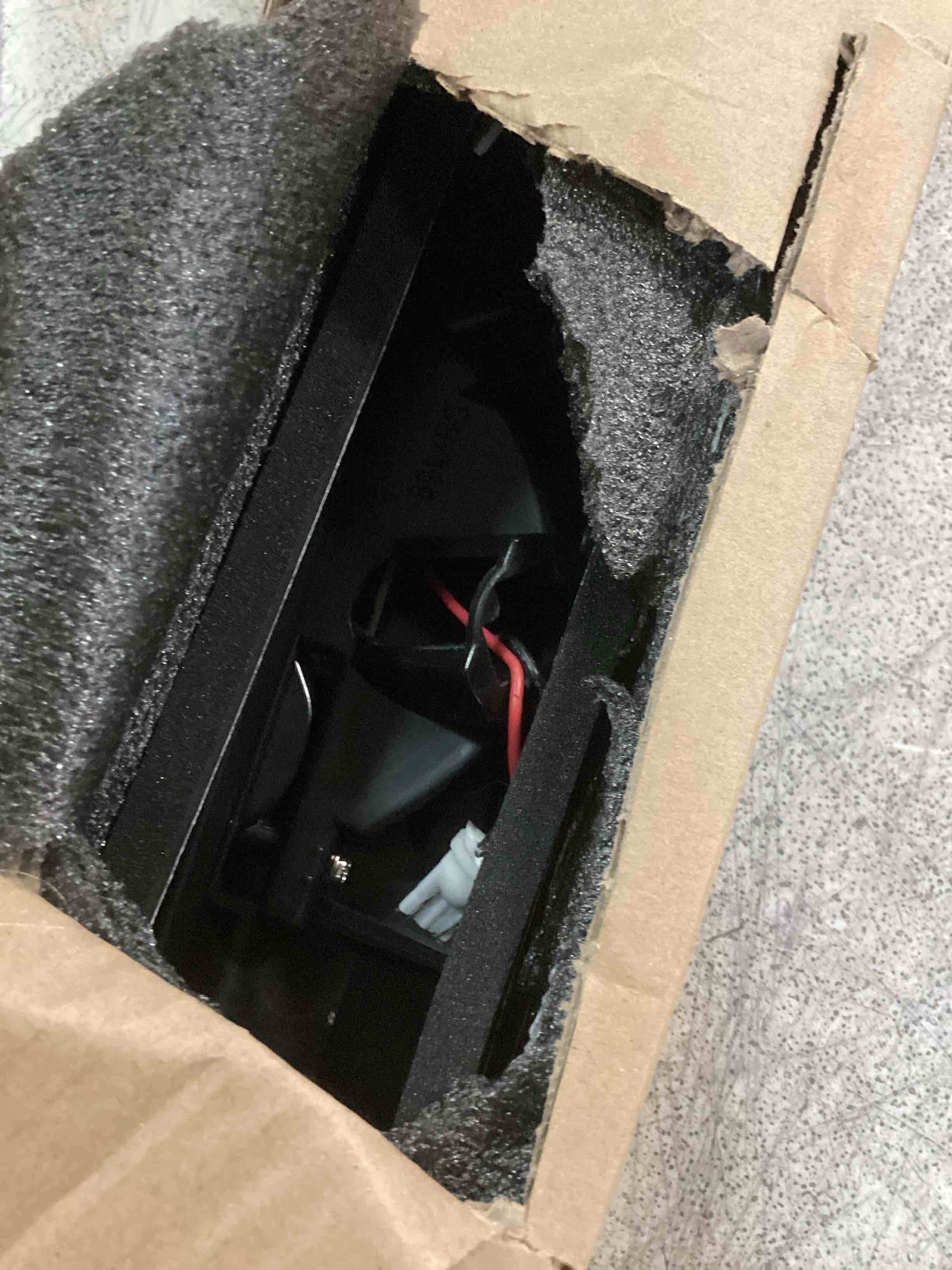 https://s3.amazonaws.com/lotting-images-prod/bidfta/PPE1952224_1743437025589.jpeg