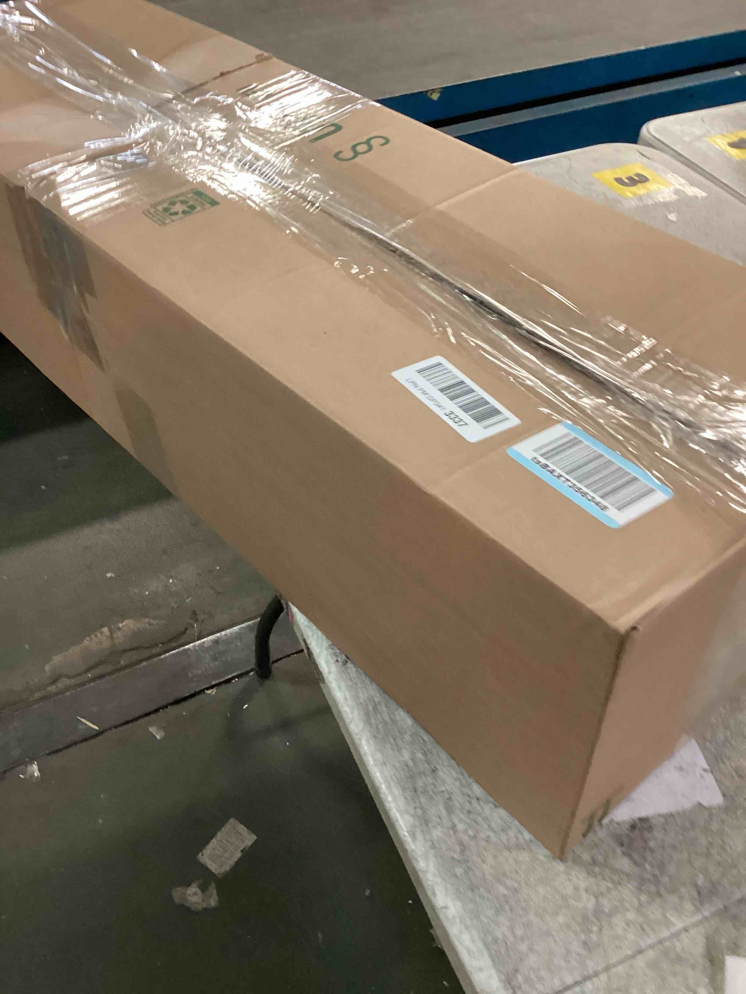 https://s3.amazonaws.com/lotting-images-prod/bidfta/PPE1952237_1743437789716.jpeg