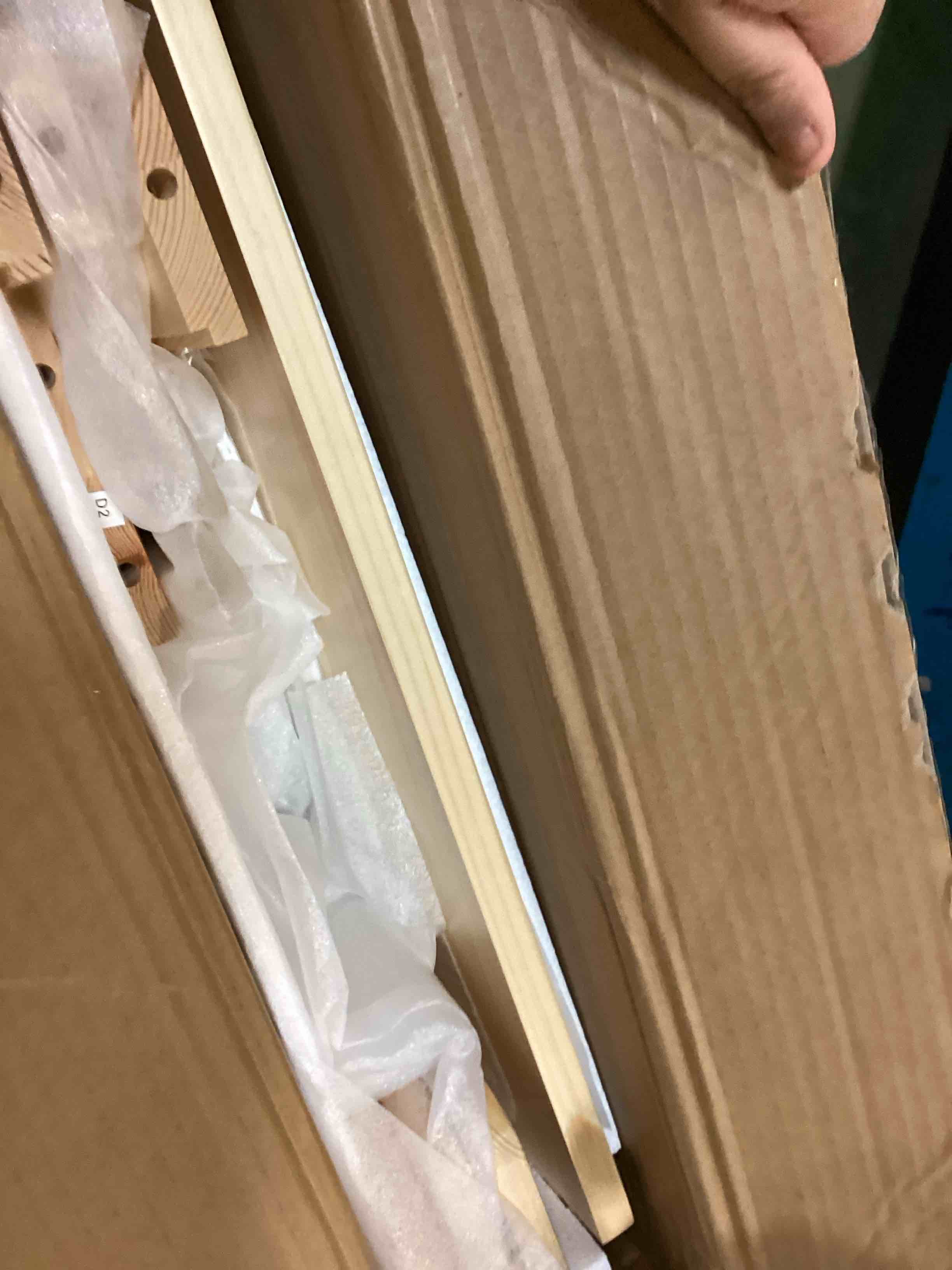 https://s3.amazonaws.com/lotting-images-prod/bidfta/PPE1953272_1743787408016.jpeg