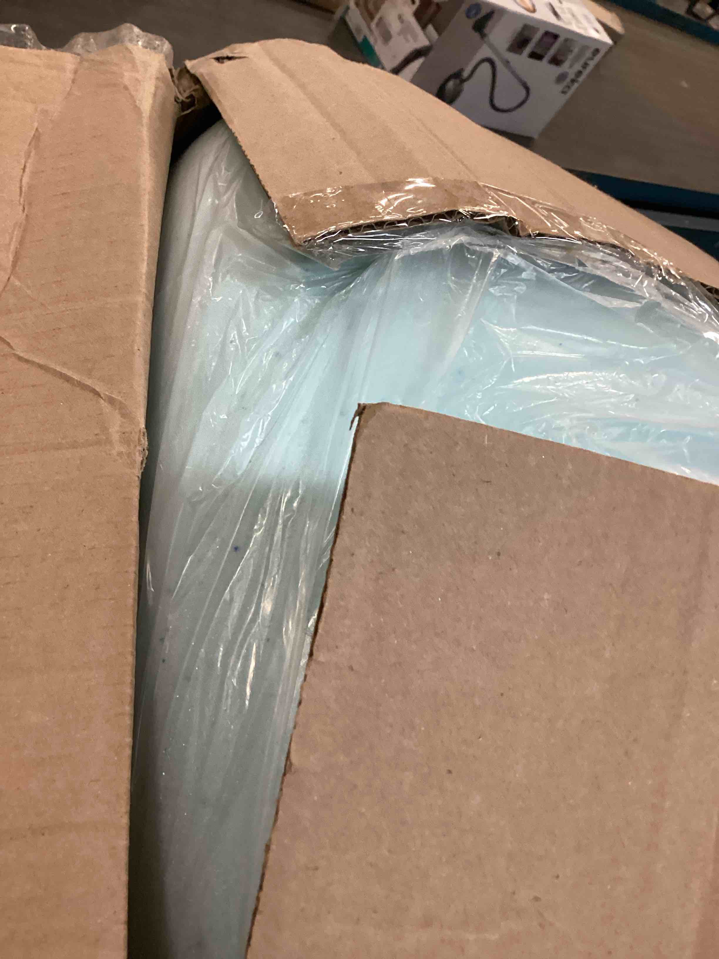 https://s3.amazonaws.com/lotting-images-prod/bidfta/PPE1953307_1743790379883.jpeg