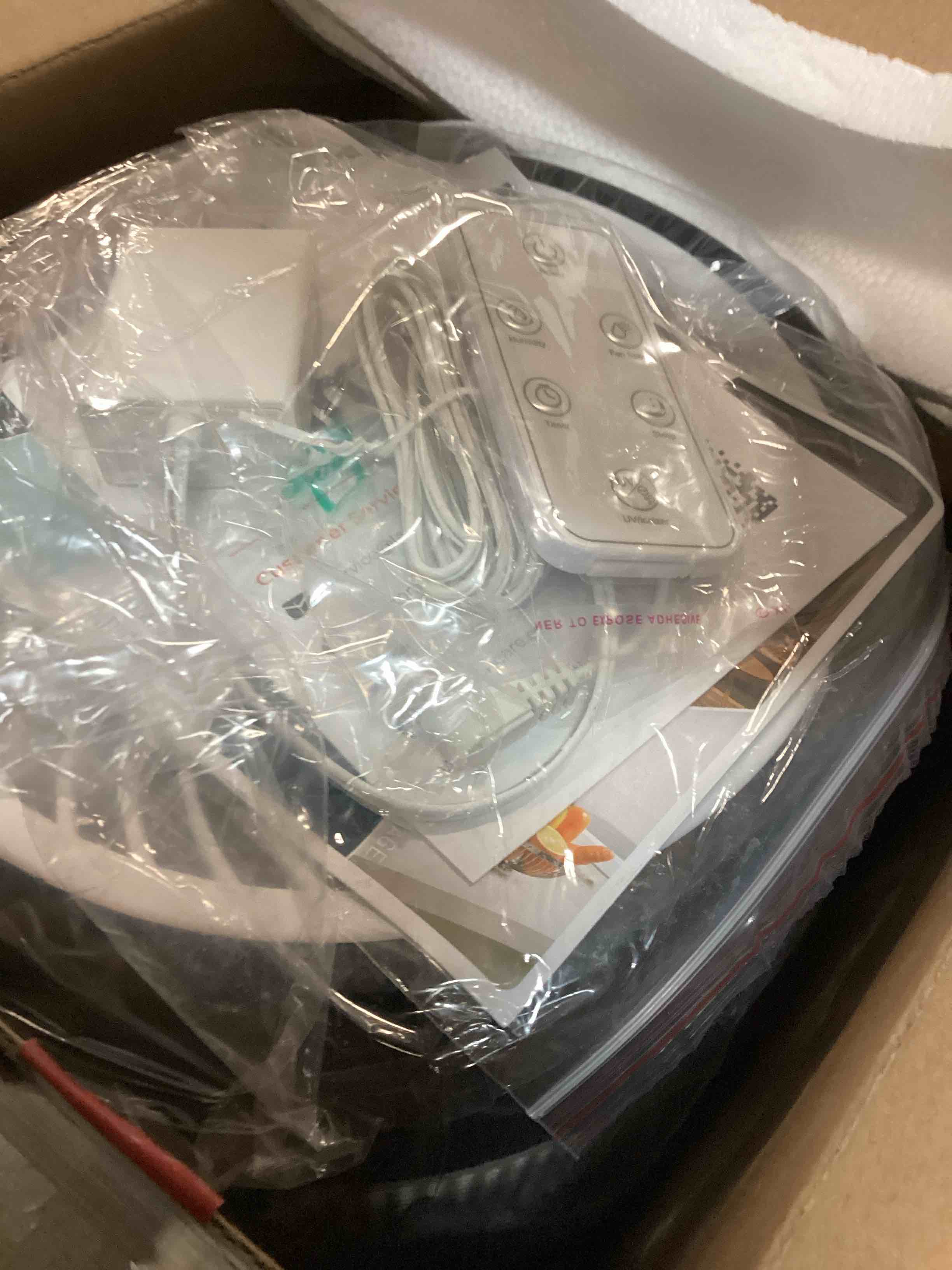 https://s3.amazonaws.com/lotting-images-prod/bidfta/PPE1953326_1743791787489.jpeg
