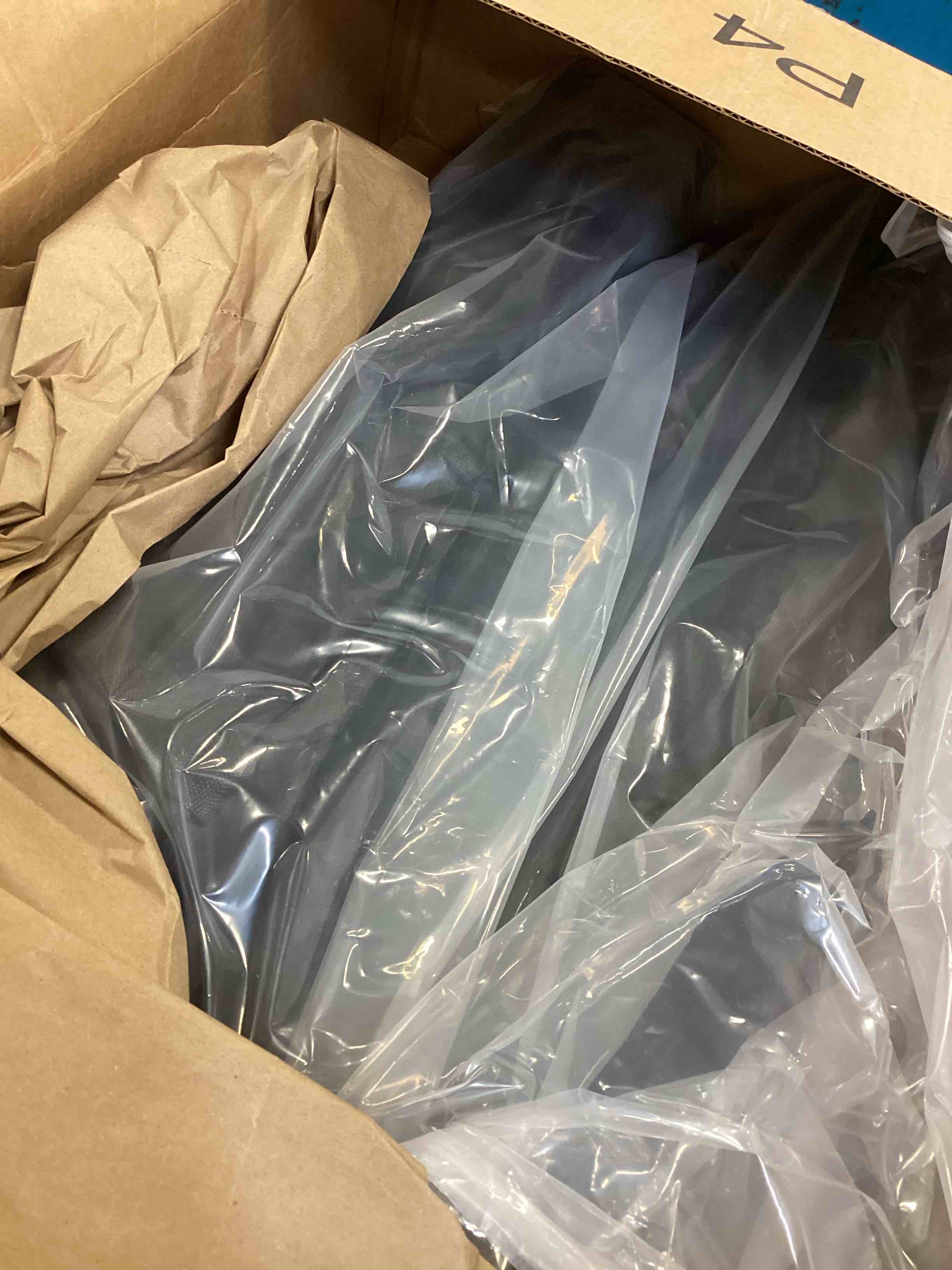 https://s3.amazonaws.com/lotting-images-prod/bidfta/PPE1953874_1744221556543.jpeg