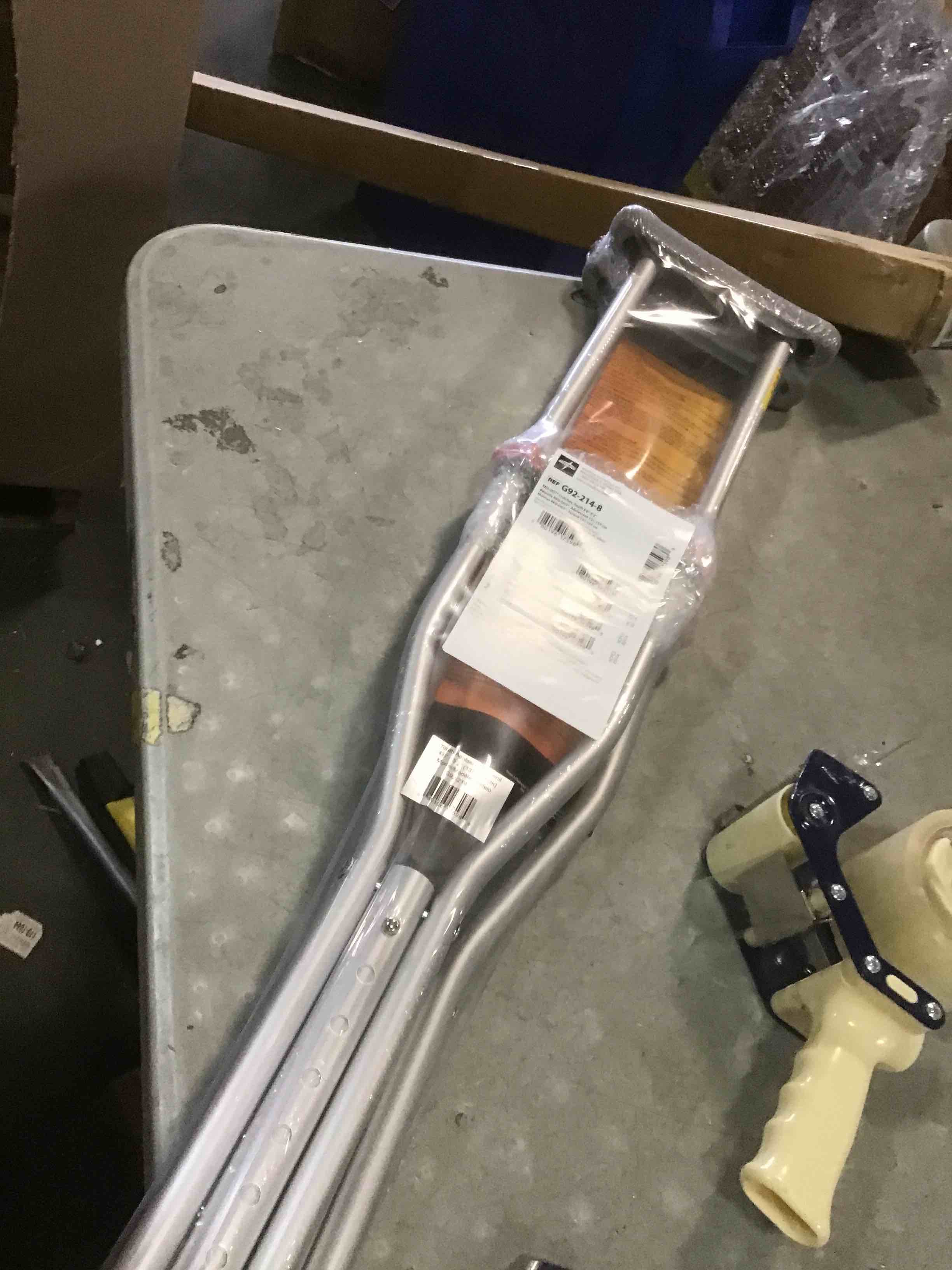 https://s3.amazonaws.com/lotting-images-prod/bidfta/PPE1954296_1742583037028.jpeg