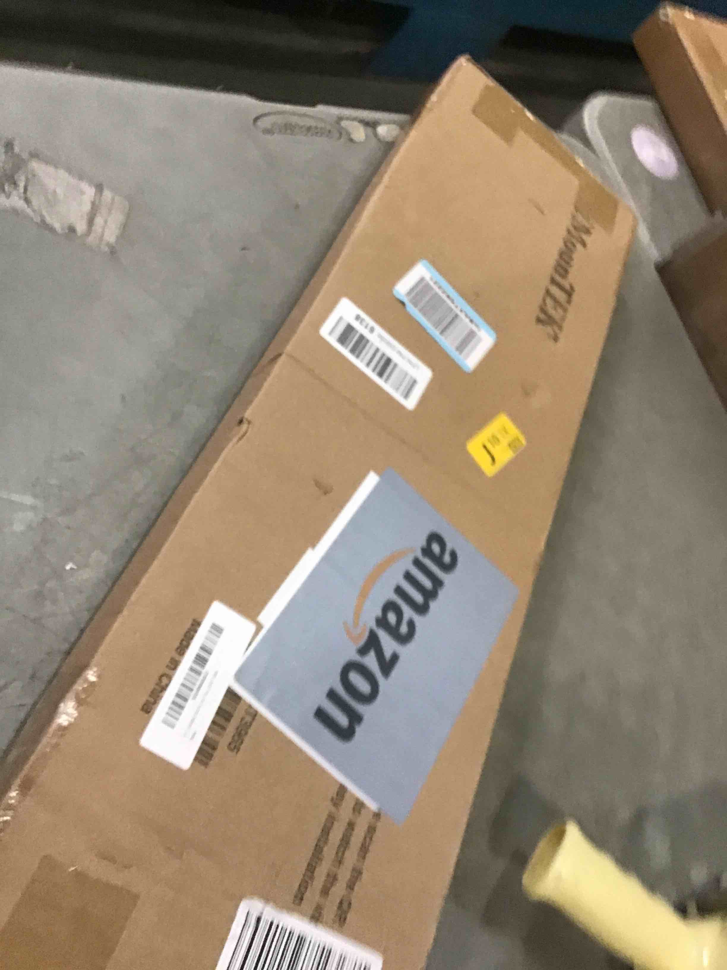 https://s3.amazonaws.com/lotting-images-prod/bidfta/PPE1954641_1742837465995.jpeg