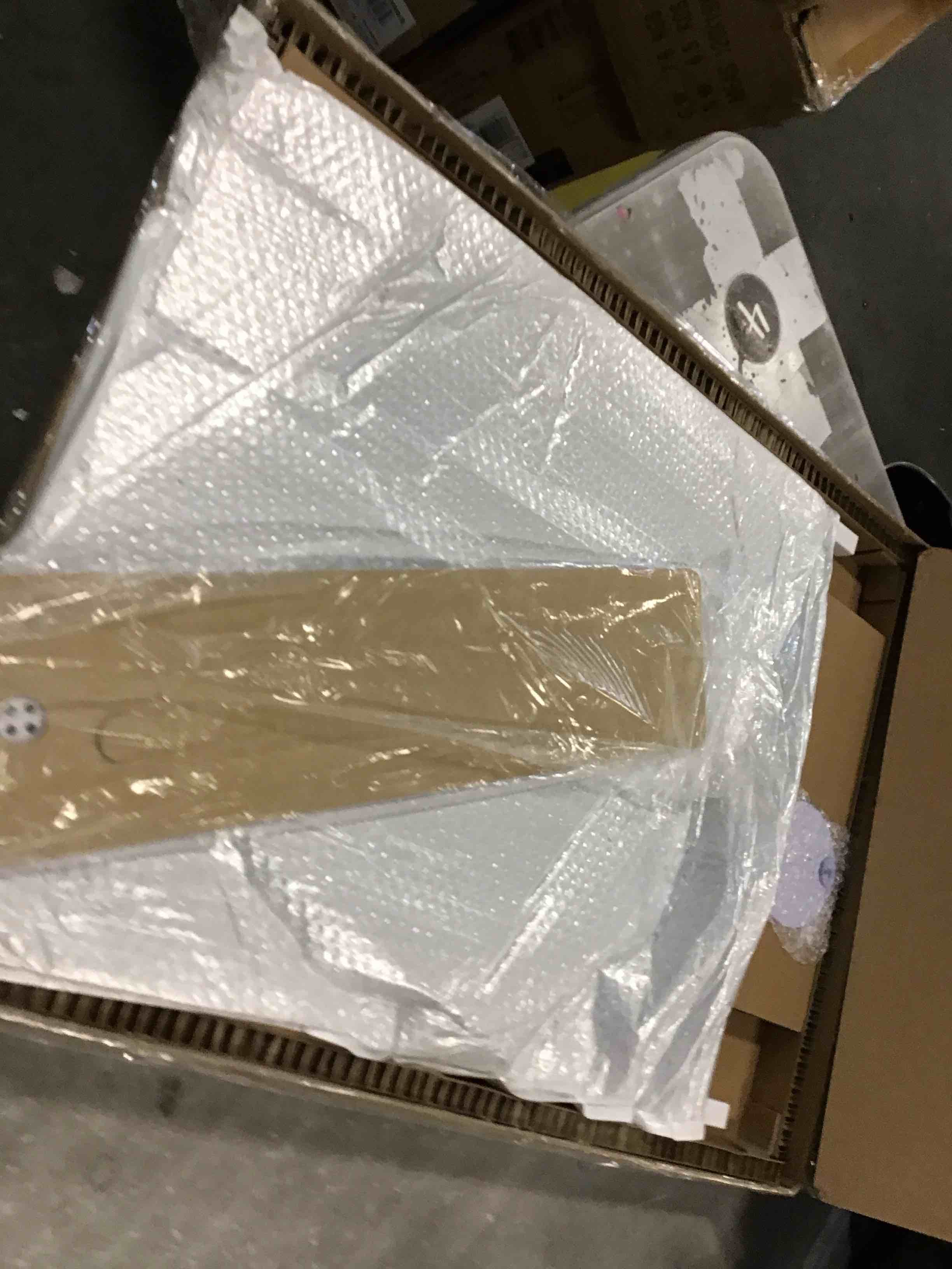 https://s3.amazonaws.com/lotting-images-prod/bidfta/PPE1954842_1742909380430.jpeg