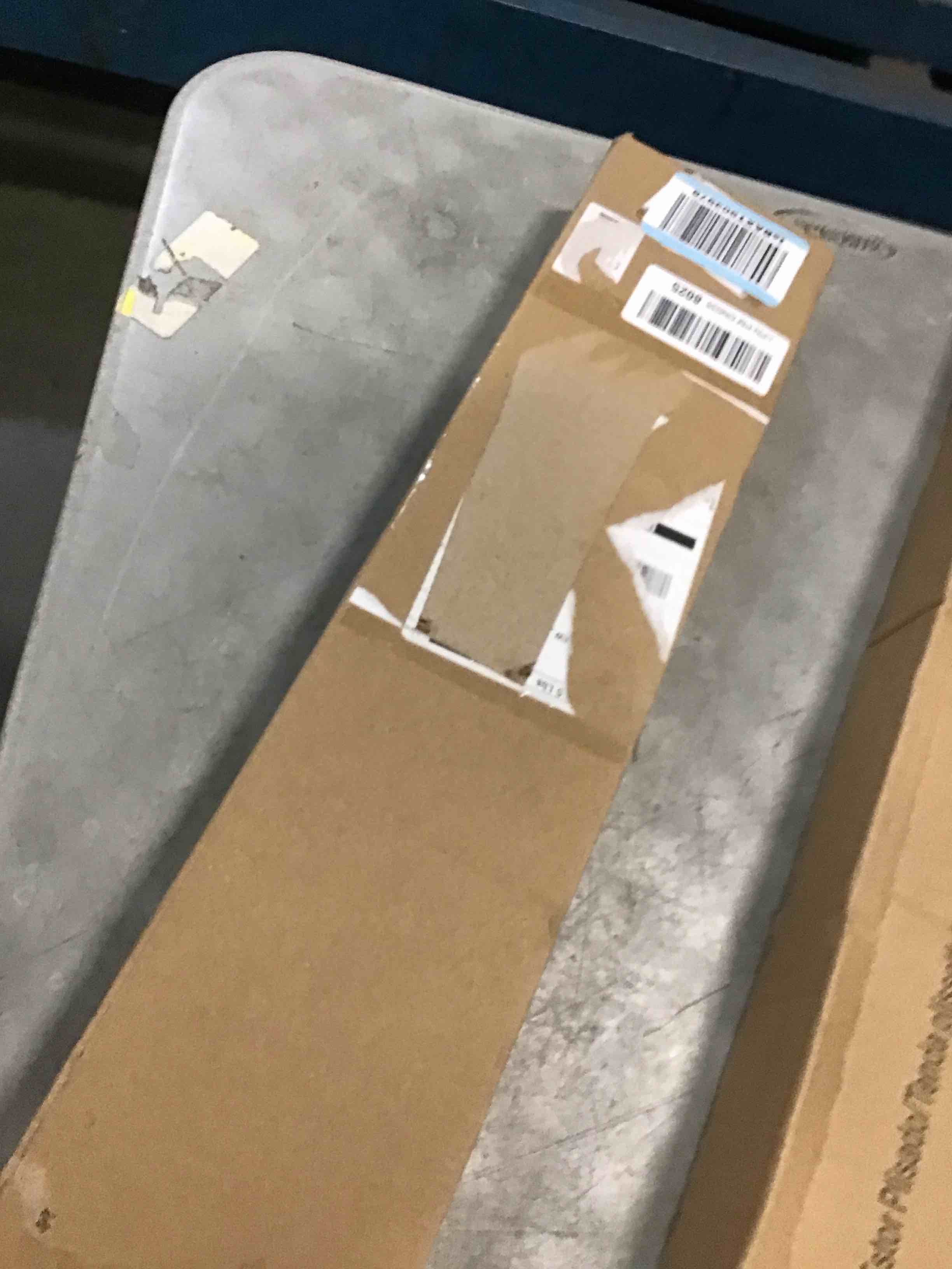 https://s3.amazonaws.com/lotting-images-prod/bidfta/PPE1956015_1743164651896.jpeg