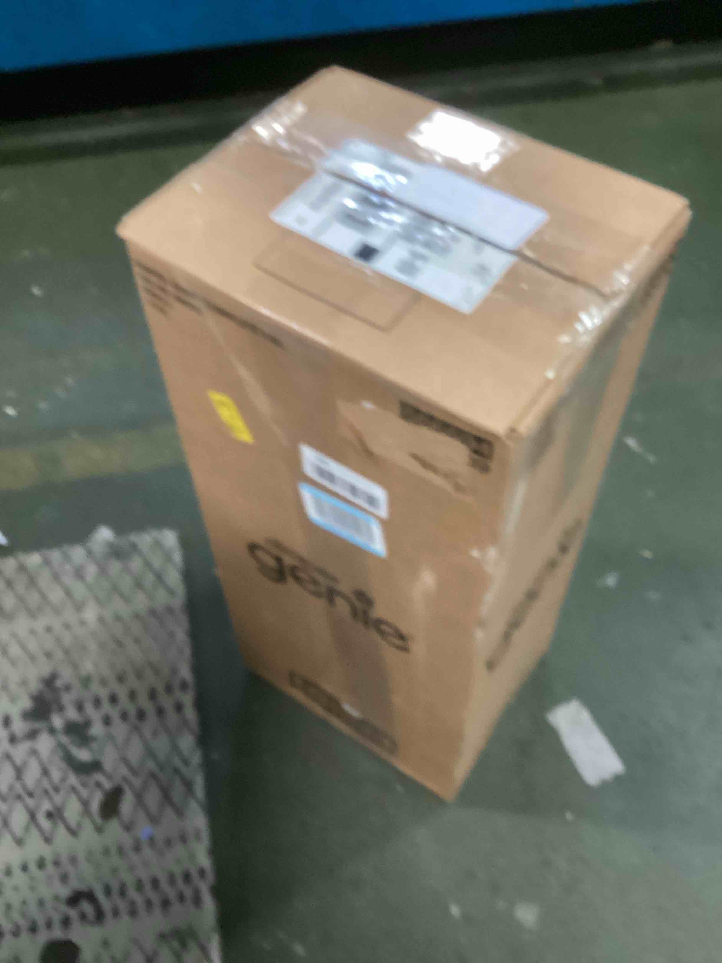 https://s3.amazonaws.com/lotting-images-prod/bidfta/PPE1956904_1743690251209.jpeg