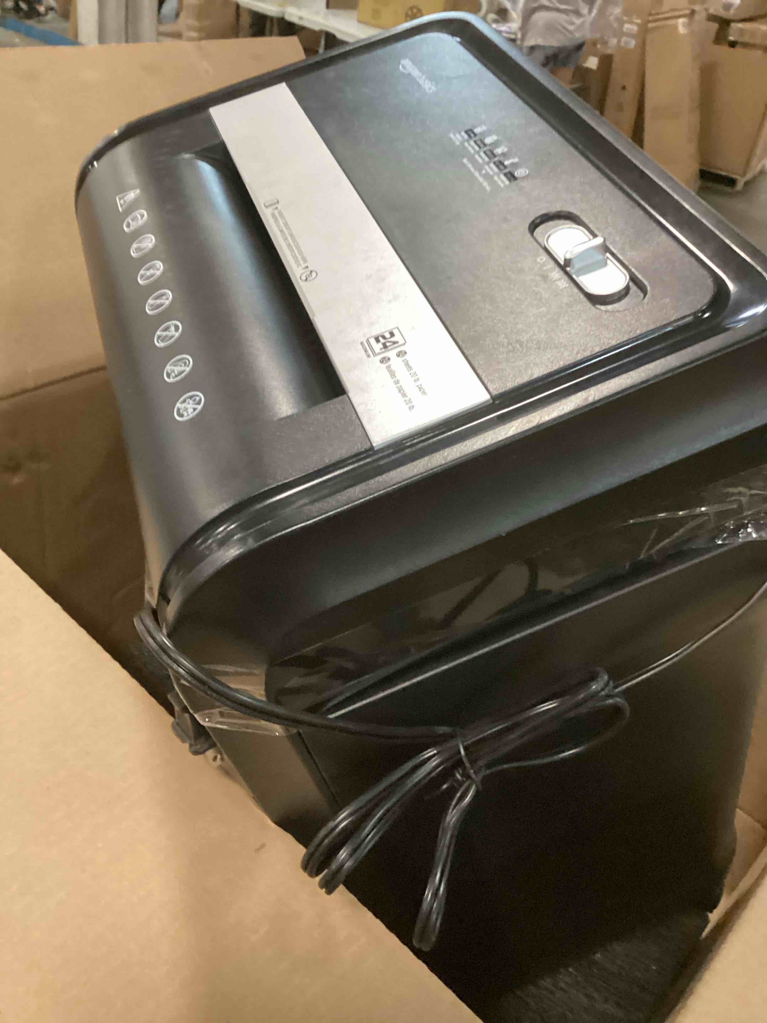 https://s3.amazonaws.com/lotting-images-prod/bidfta/PPE1956907_1743690970116.jpeg