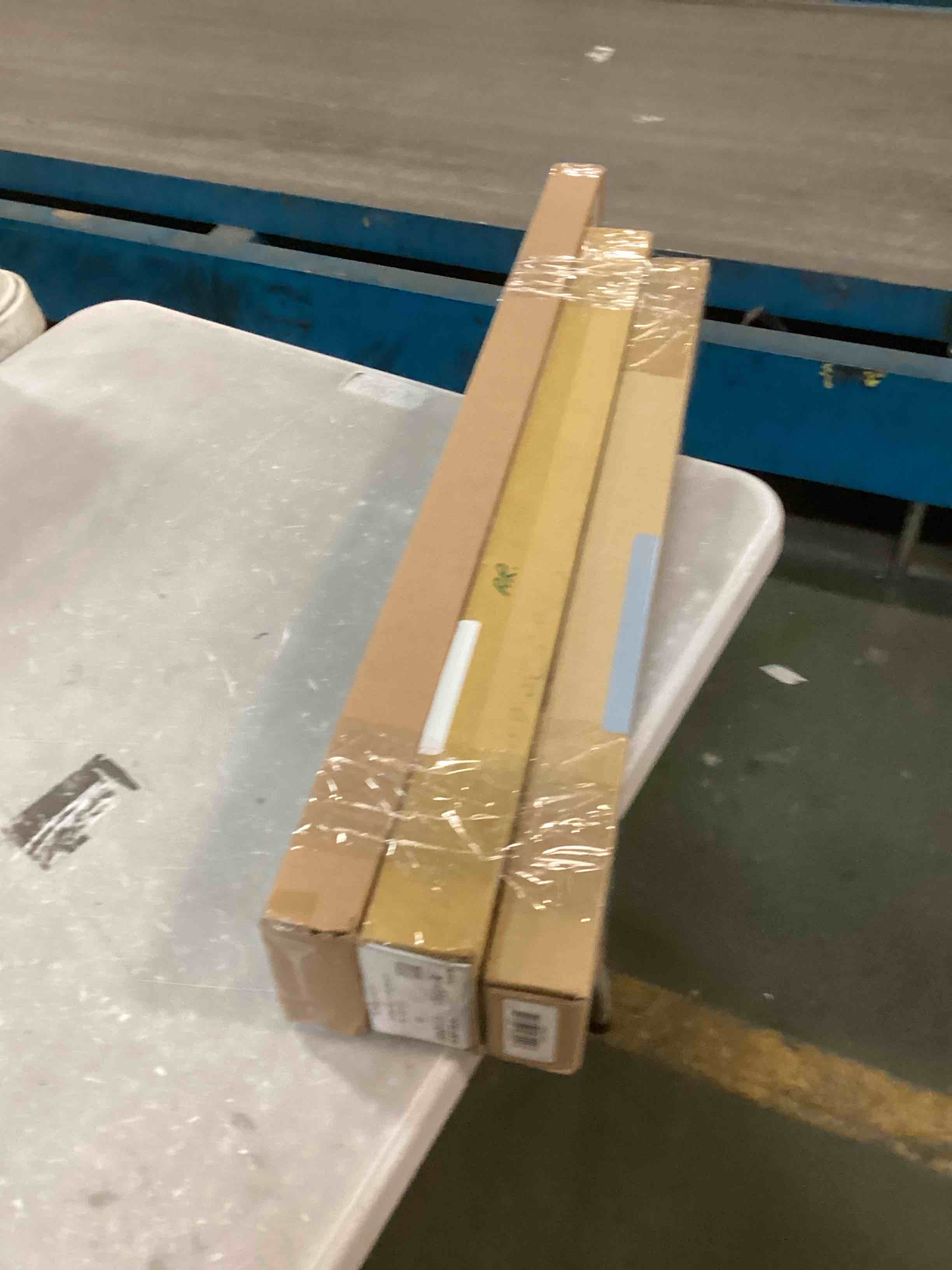https://s3.amazonaws.com/lotting-images-prod/bidfta/PPE1957354_1742904775125.jpeg