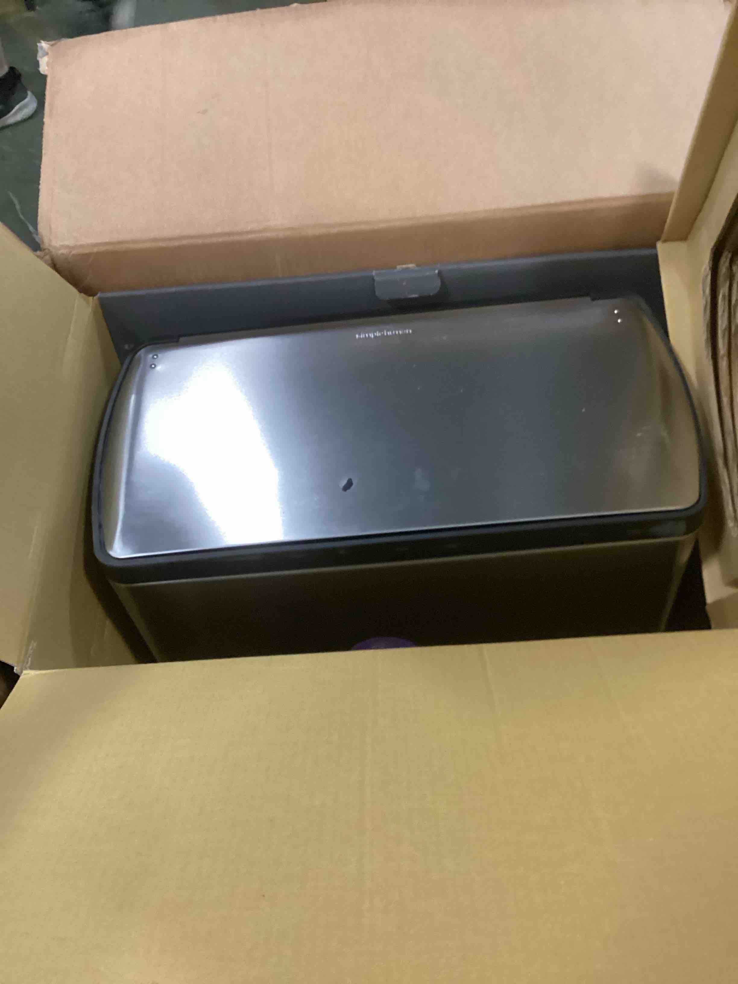 https://s3.amazonaws.com/lotting-images-prod/bidfta/PPE1958683_1743599194153.jpeg