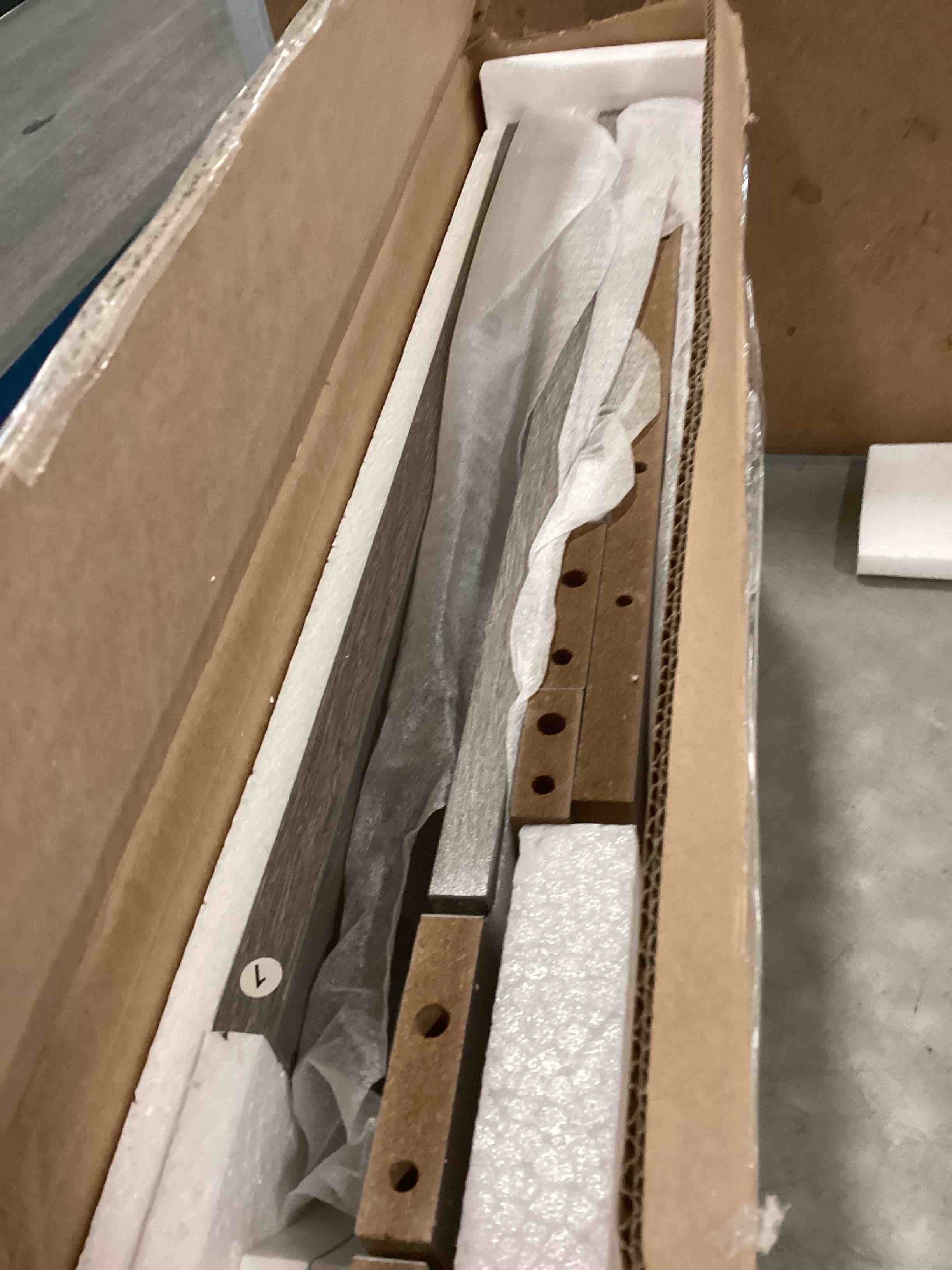 https://s3.amazonaws.com/lotting-images-prod/bidfta/PPE1958735_1743604372563.jpeg
