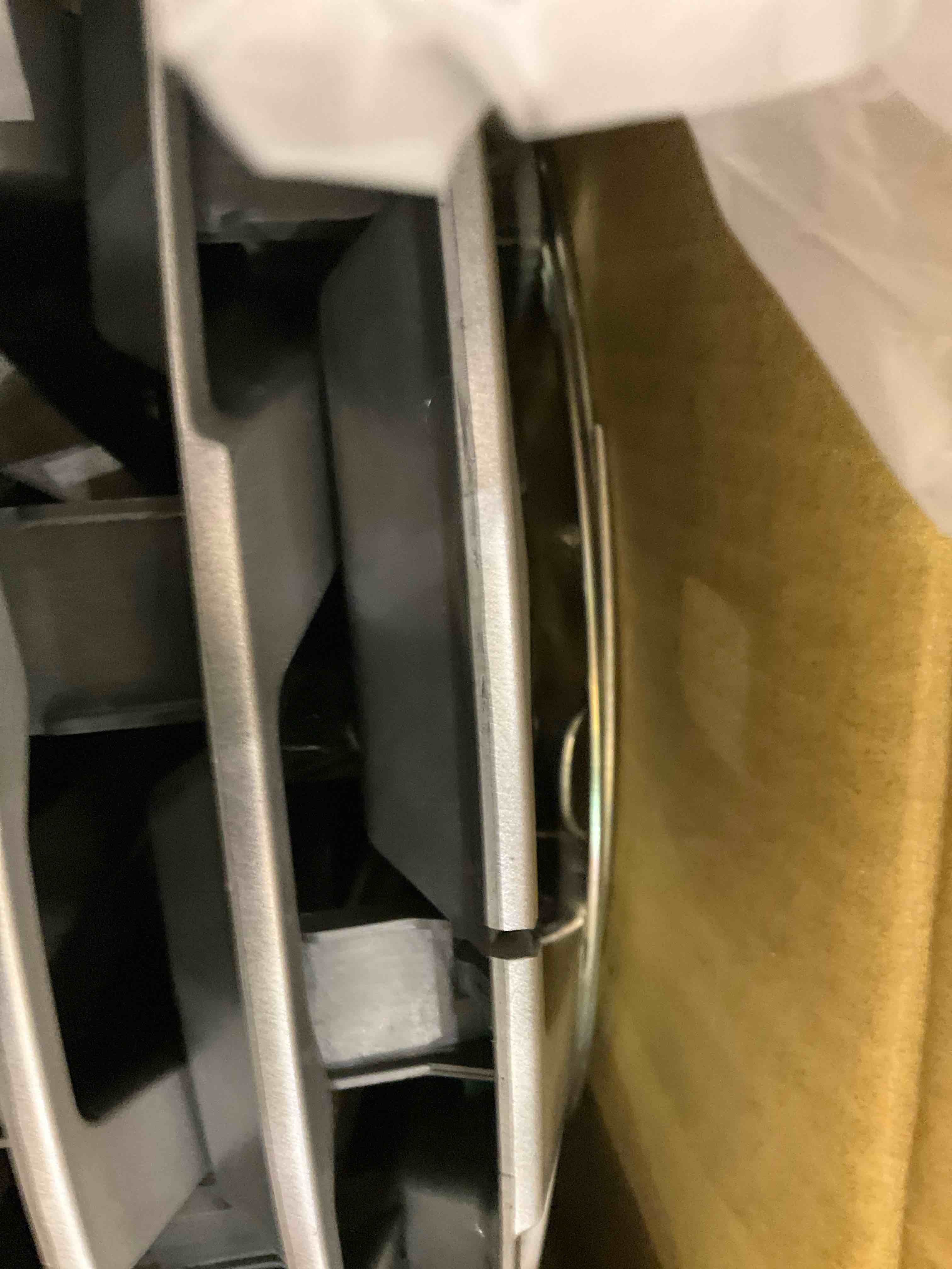 https://s3.amazonaws.com/lotting-images-prod/bidfta/PPE1961211_1743101619940.jpeg
