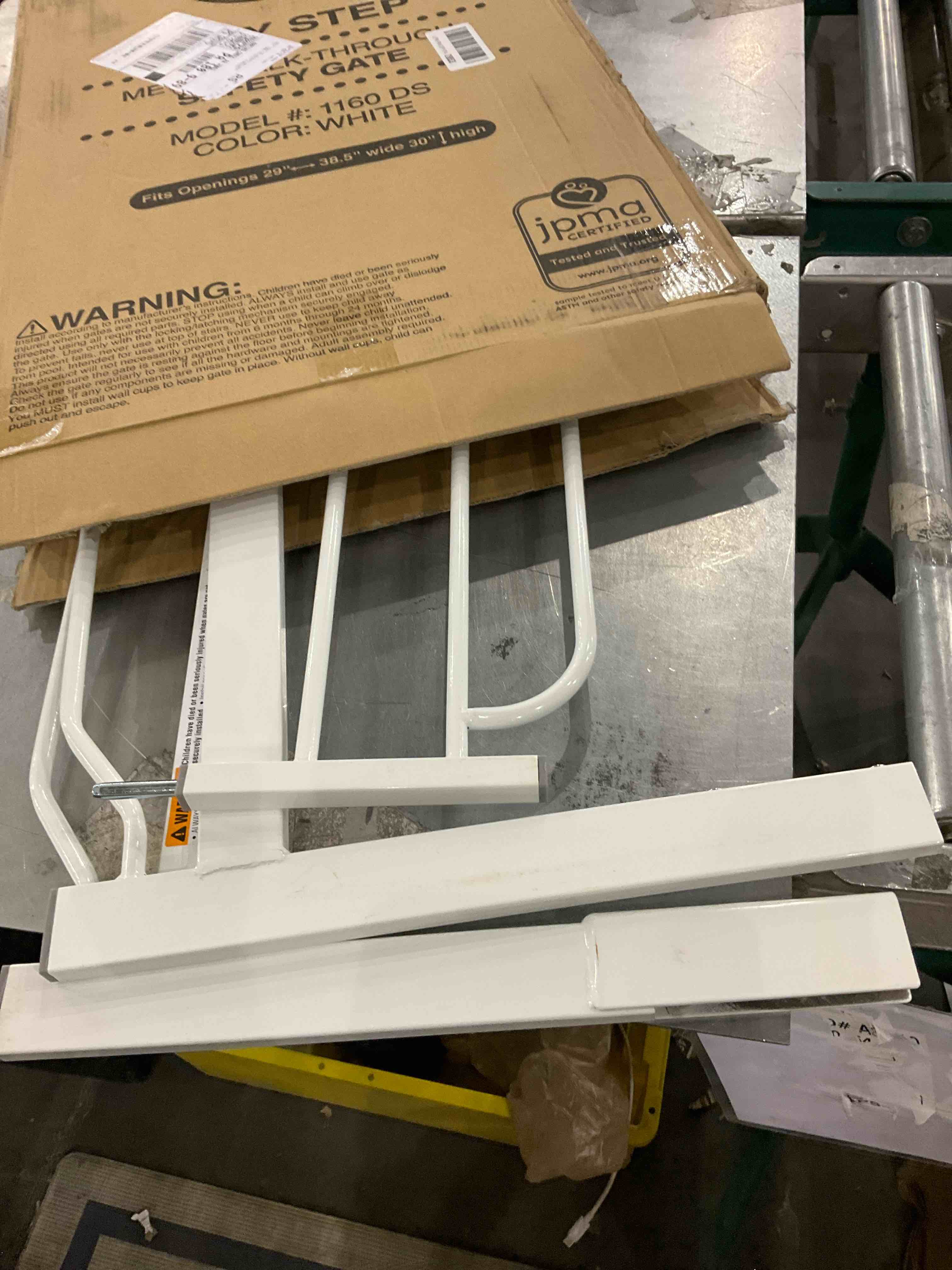 https://s3.amazonaws.com/lotting-images-prod/bidfta/PPE1961290_1743161960188.jpeg