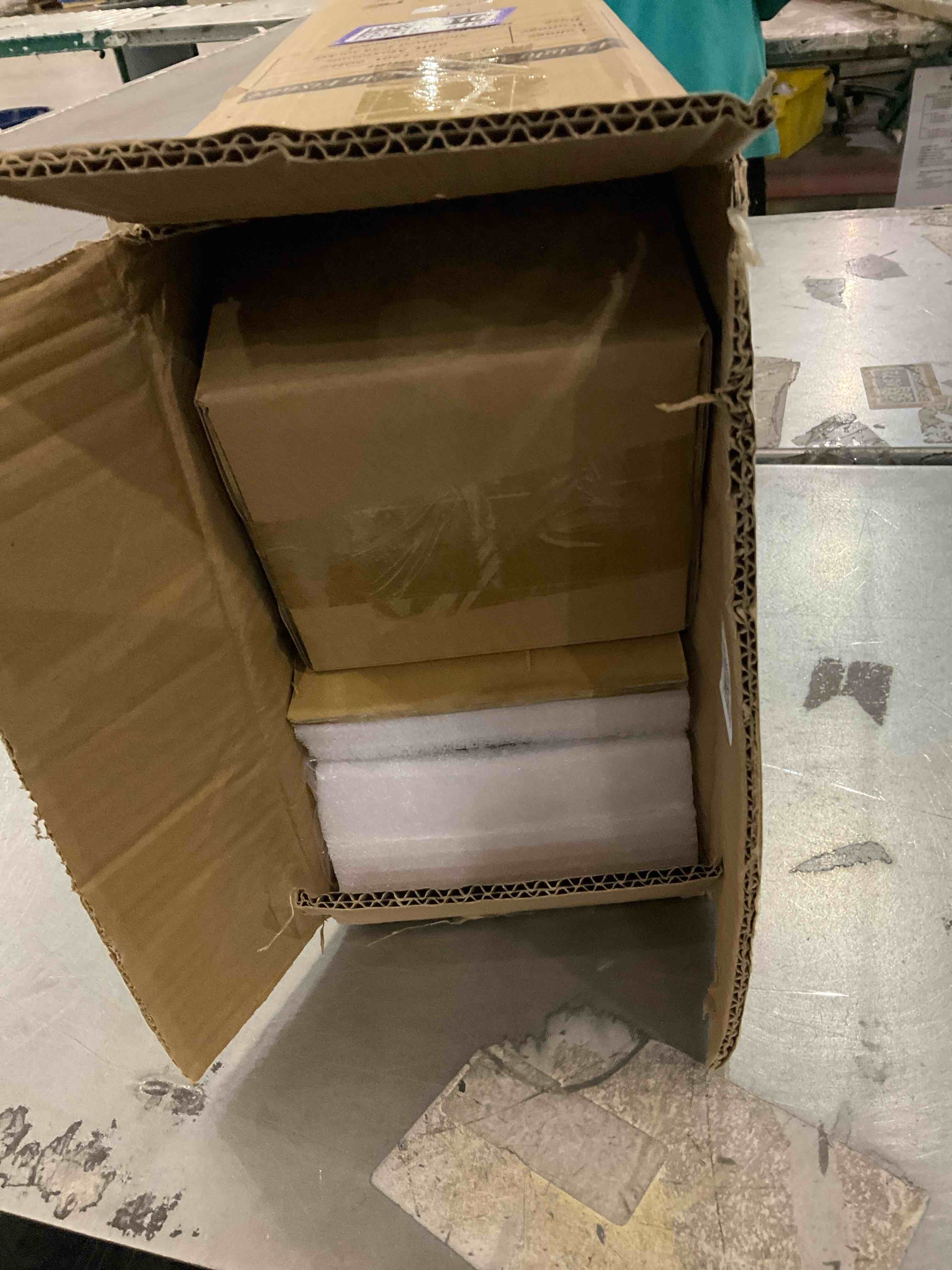 https://s3.amazonaws.com/lotting-images-prod/bidfta/PPE1961610_1743169829822.jpeg