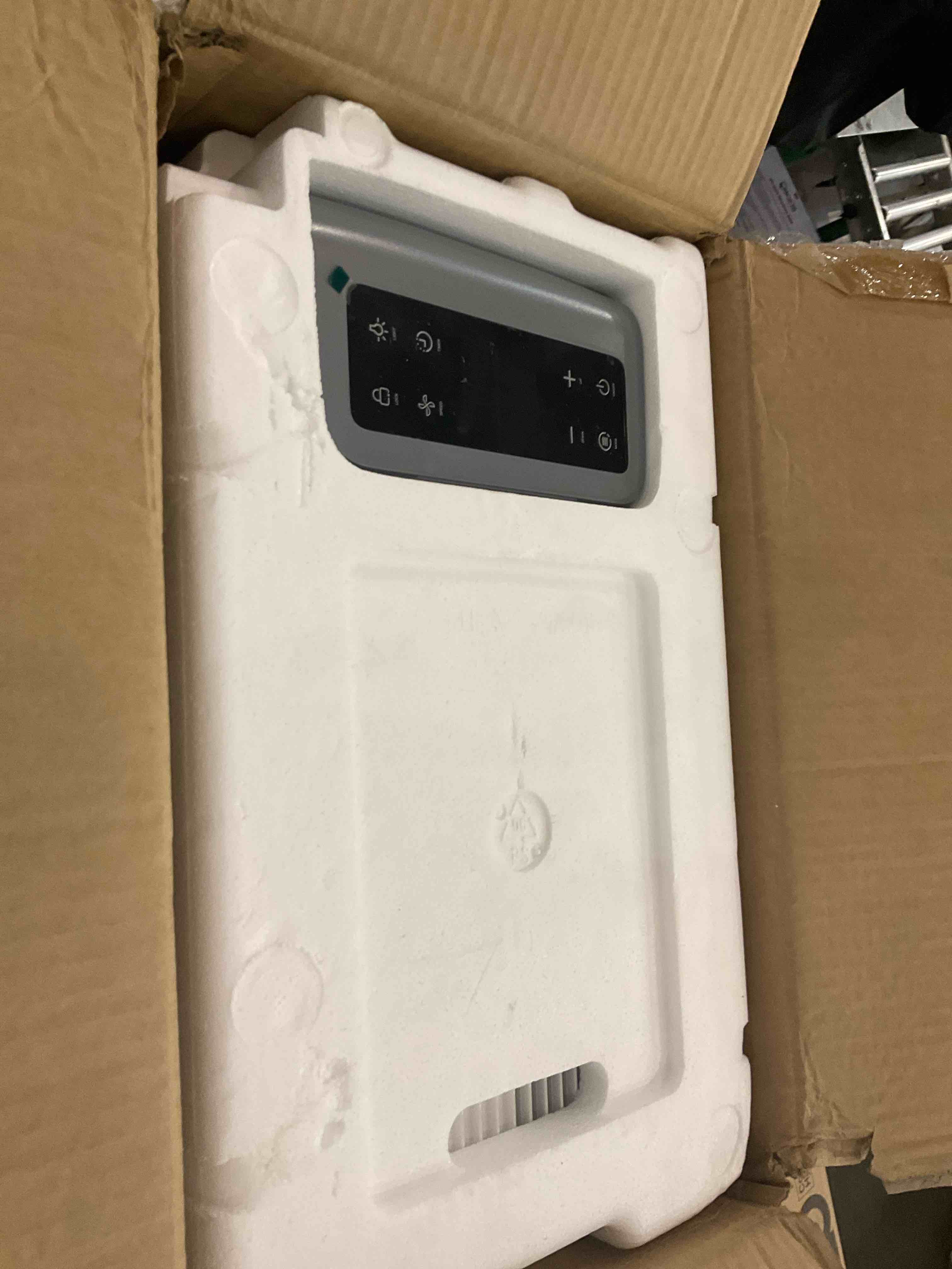 https://s3.amazonaws.com/lotting-images-prod/bidfta/PPE1962373_1743440765476.jpeg